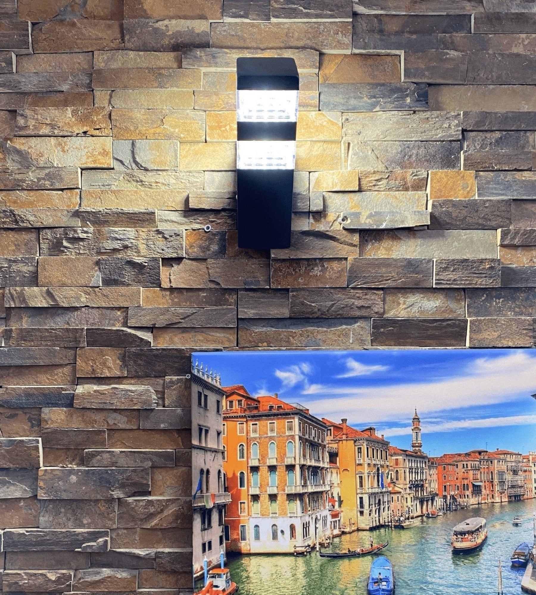 Applique murale extérieure LED Pyramide, 1000 lumens - 32 leds