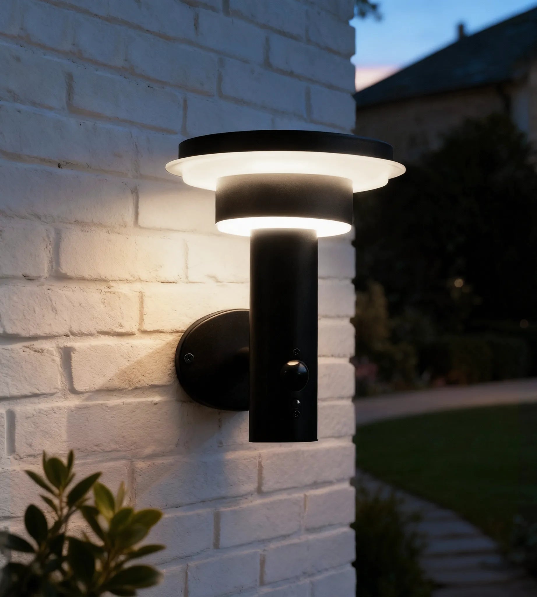 Applique Led solaire GENOVA - Détecteur de mouvements - 3 modes d'éclairage 100 à 1000 lumens - Lumihome
