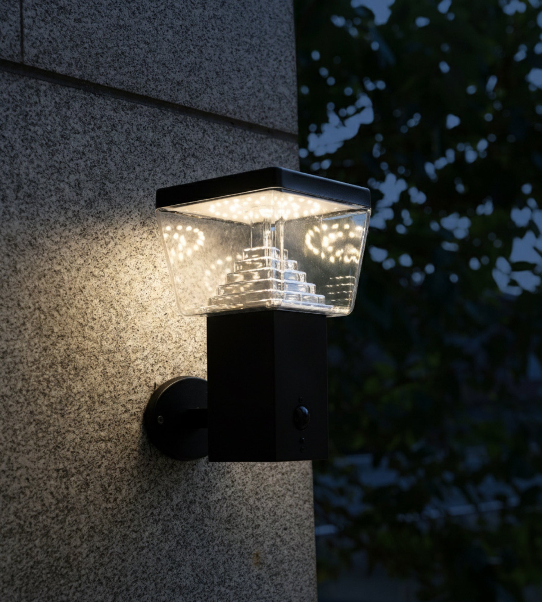 Applique Led solaire LIBERTY - Détecteur de mouvements - 3 modes d'éclairage 100 à 1000 lumens - Lumihome