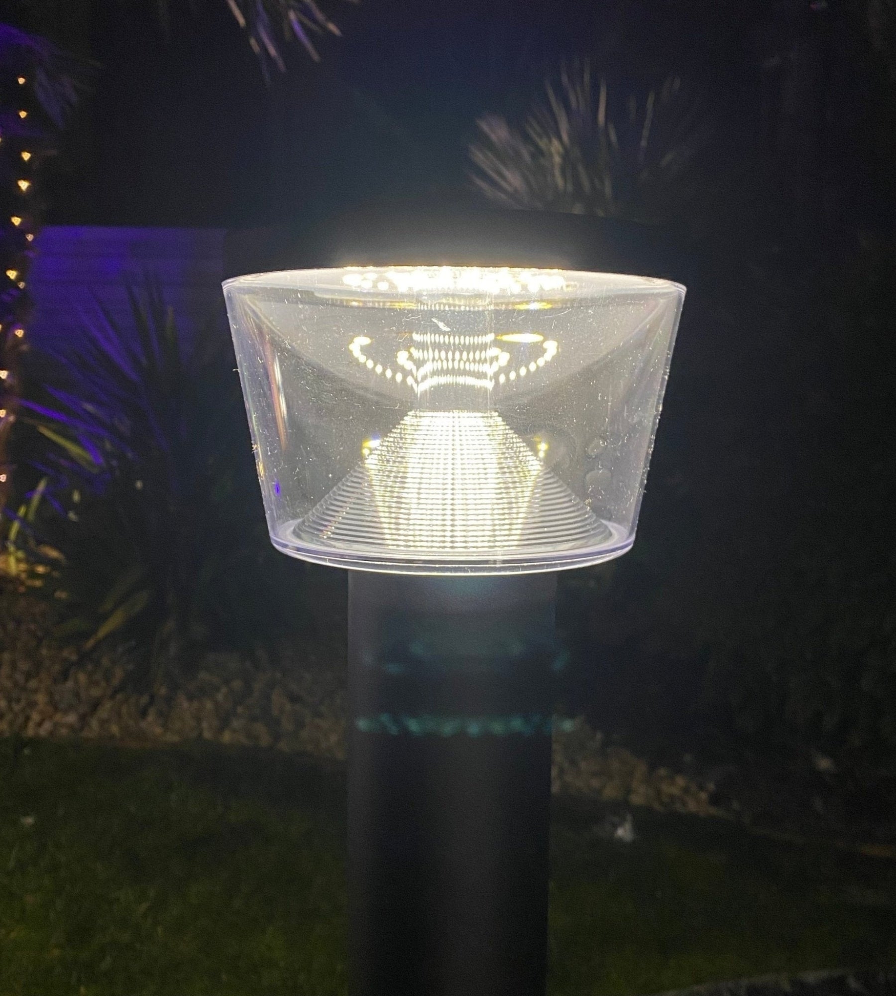 Borne Led solaire DUBLIN - Détecteur de mouvements - 3 modes d'éclairages 100 à 1000 lumens