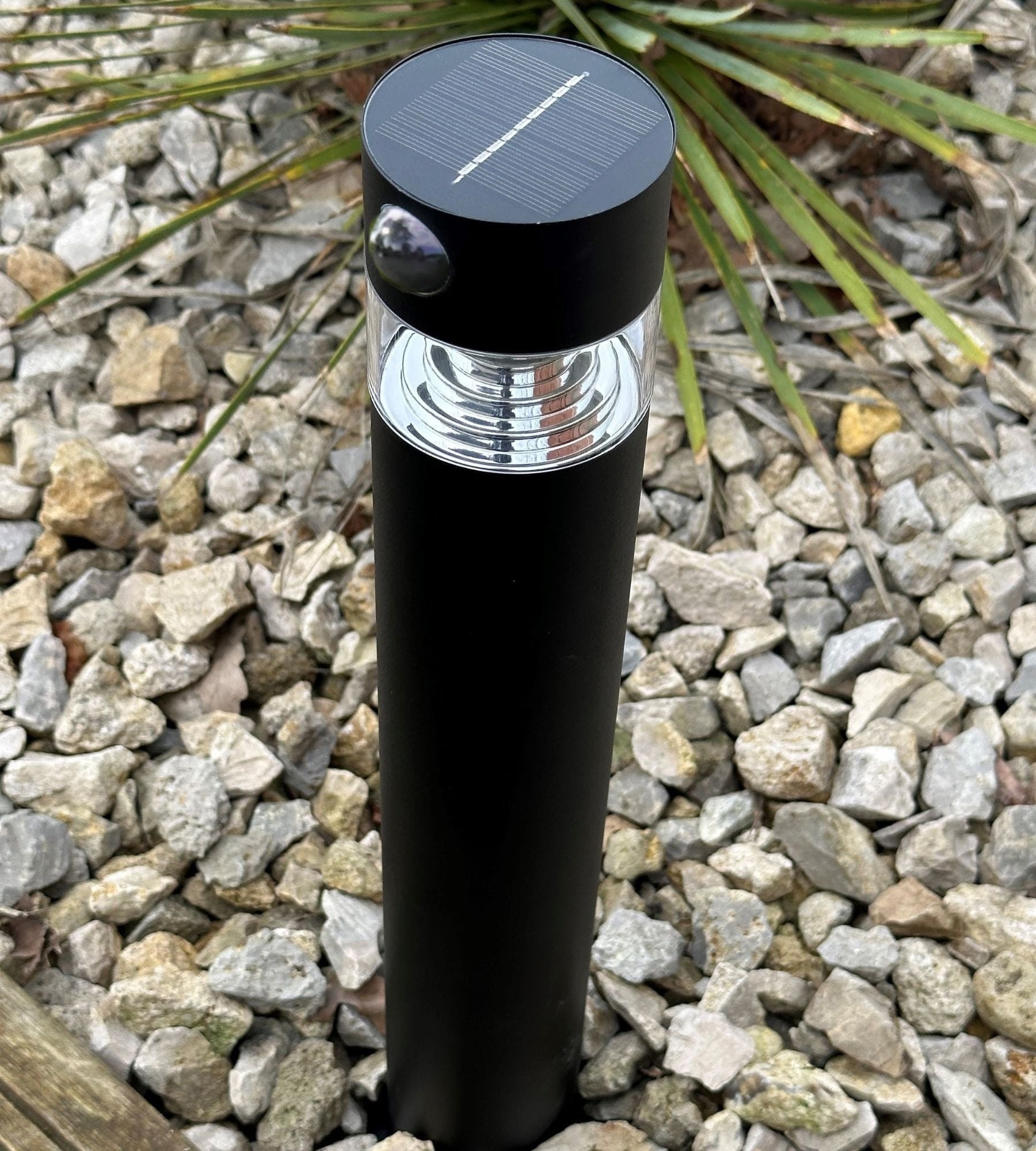 Borne led solaire ORION - À planter - Hauteur 50 cm - De 75 à 150 lumens - Lumihome