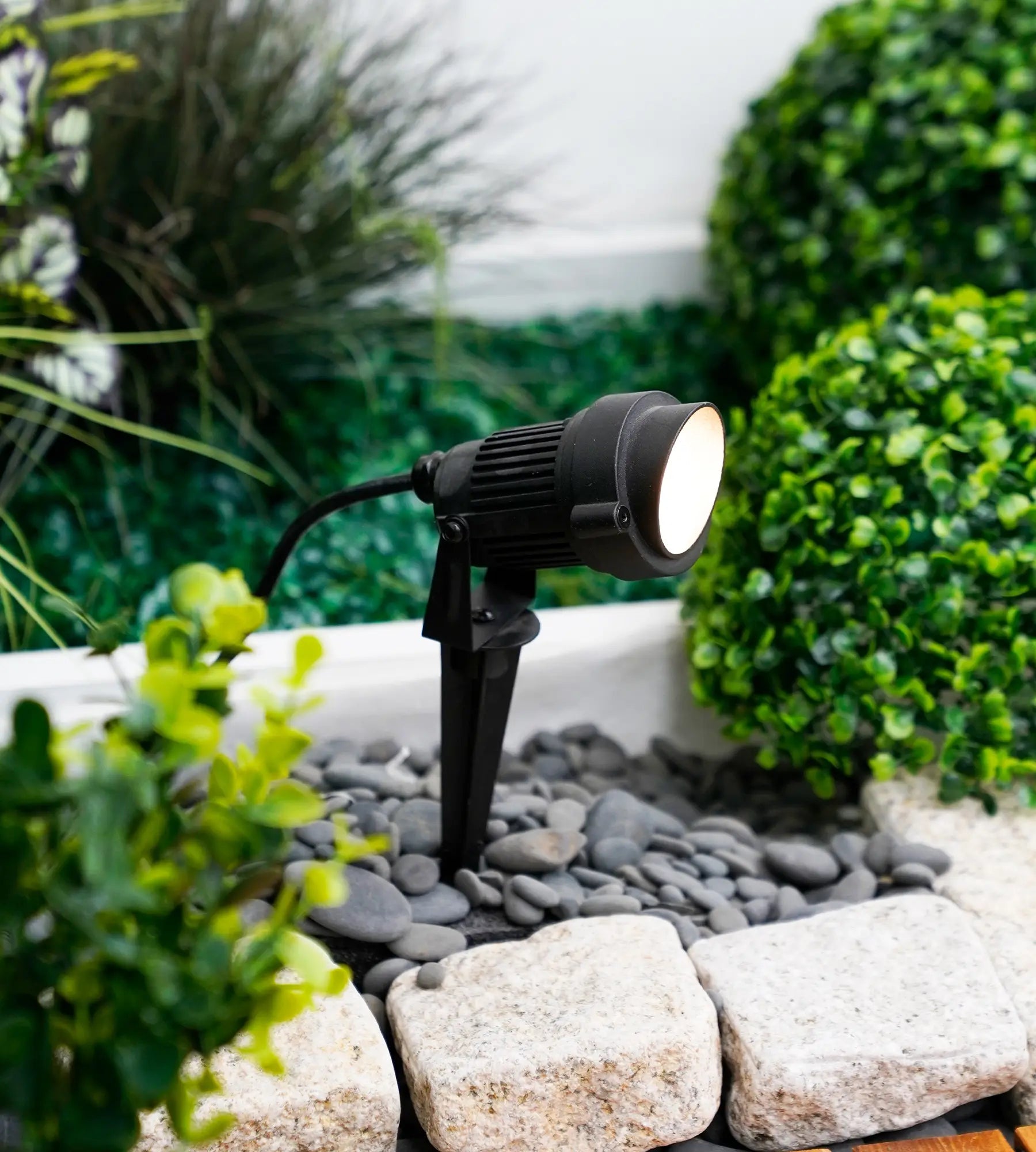 Kit de 3 spots piquets solaires LUMINA+ - Lumihome