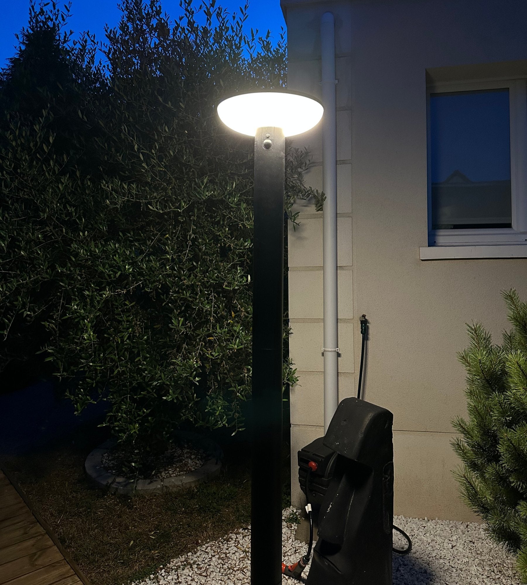 Lampadaire solaire HALO - Détecteur de mouvement - Hauteur 2m