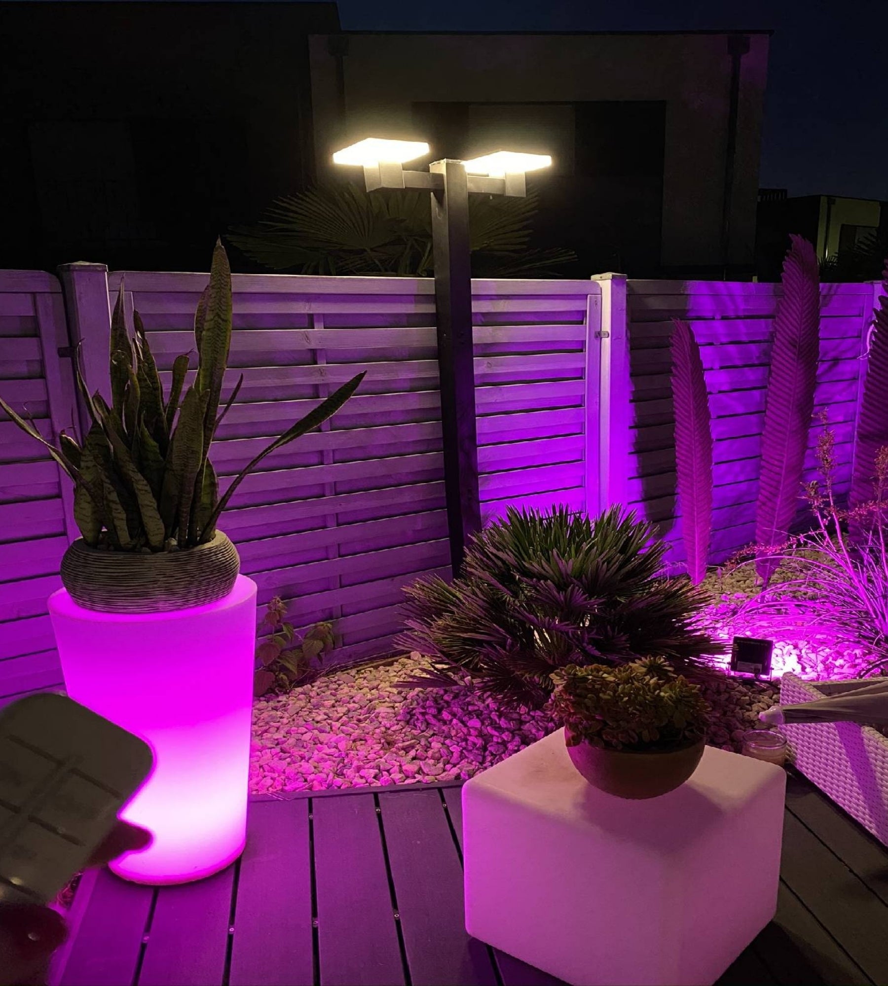 Lampadaire solaire Led SUN–2000 - Hauteur modulable 1.20m ou 2m - 200 à 2000 lumens - Télécommandable