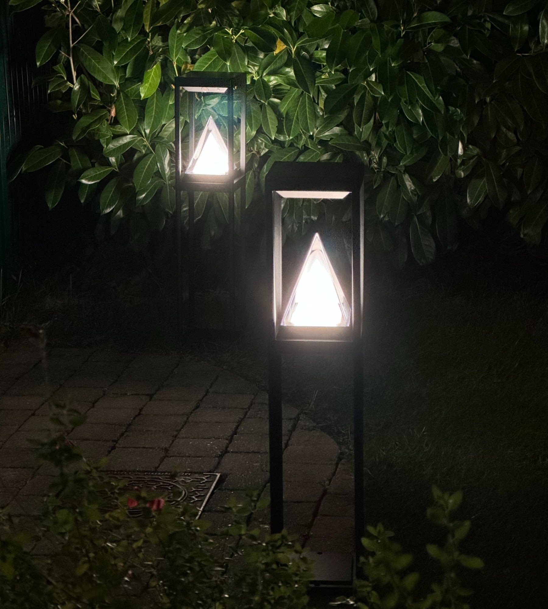 Lampe à poser Led solaire KEOPS - Détecteur de mouvement - 3 modes d'éclairages de 75 à 600 lumens - Lumihome