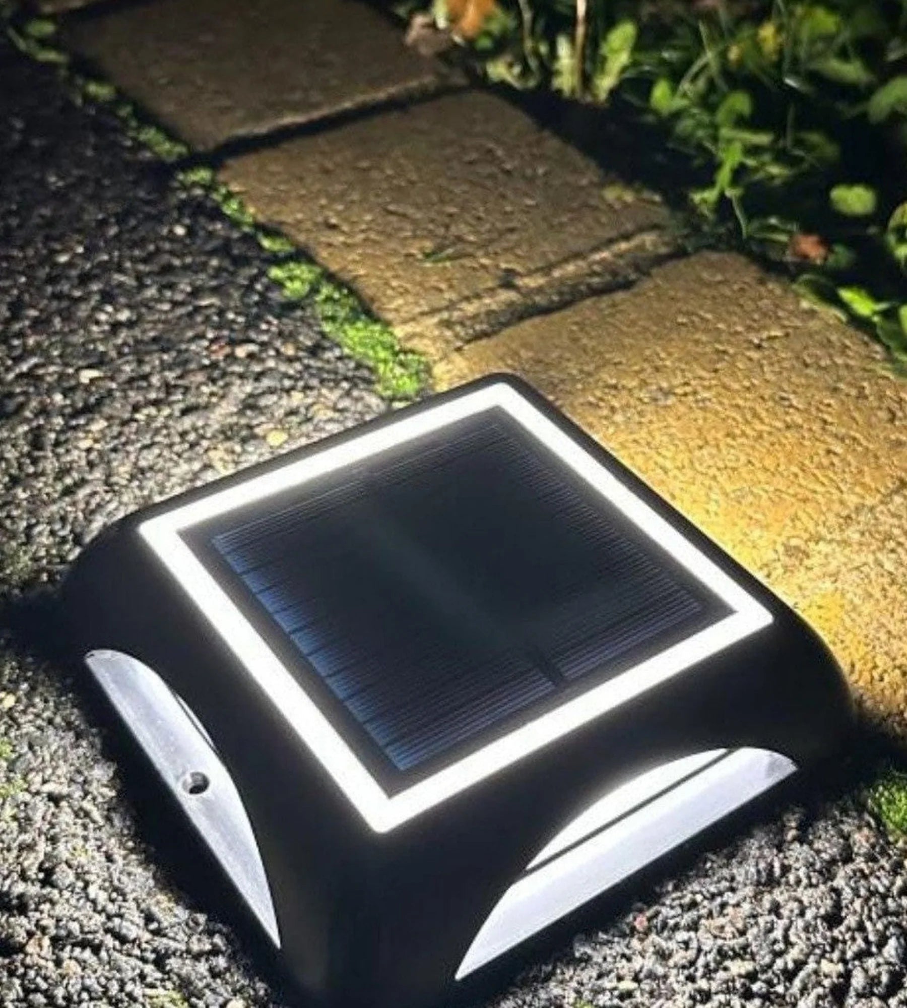Pavé solaire LED carré - 3 modes de 50 à 200 lumens - Sol ou mural - Lumihome