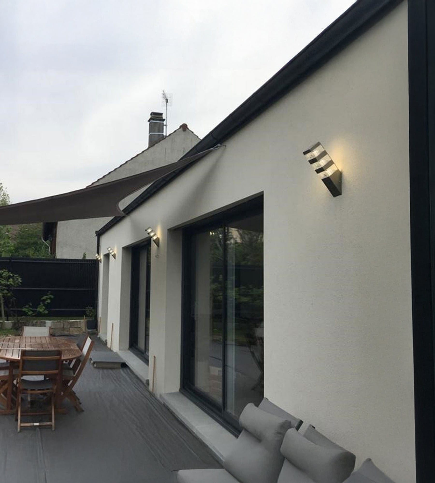 Led Wandleuchte Pyramide 48 leds - 230V - 1500 Lumen - 4000K - Lumihome