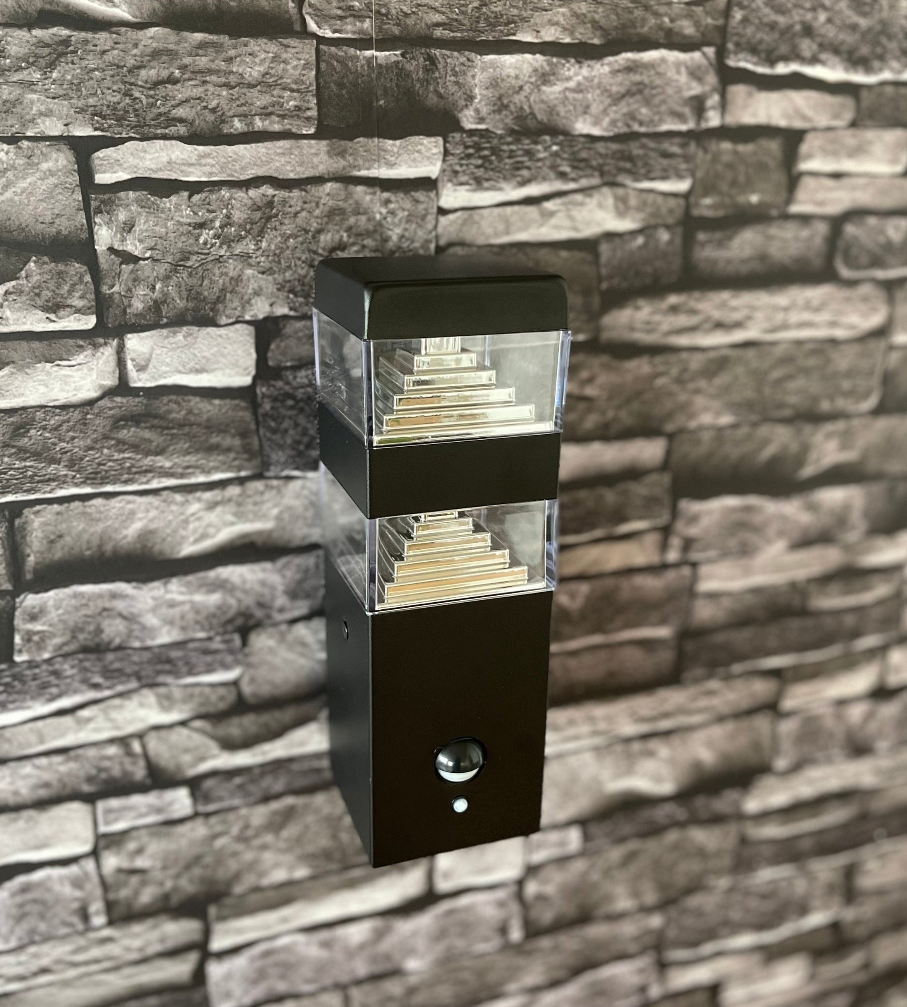 Applique Led Pyramide avec détecteur - Lumihome