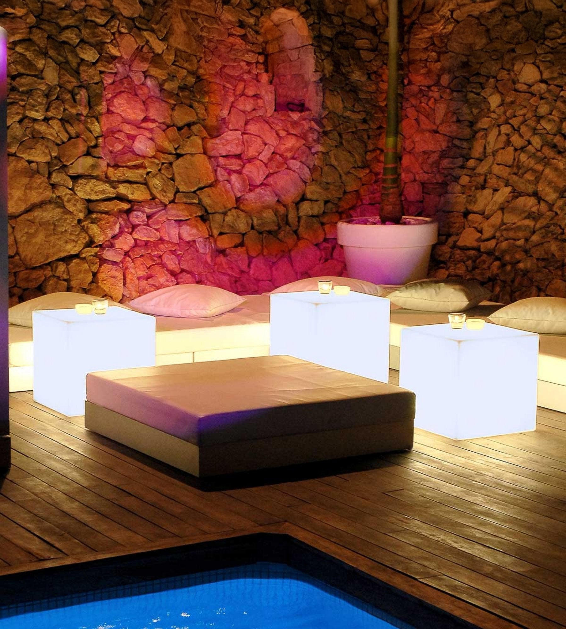 Solar- und wiederaufladbarer Leuchtwürfel CUBY - RGB+CCT fernbedienbar - Innen- und Außenbereich - Lumihome