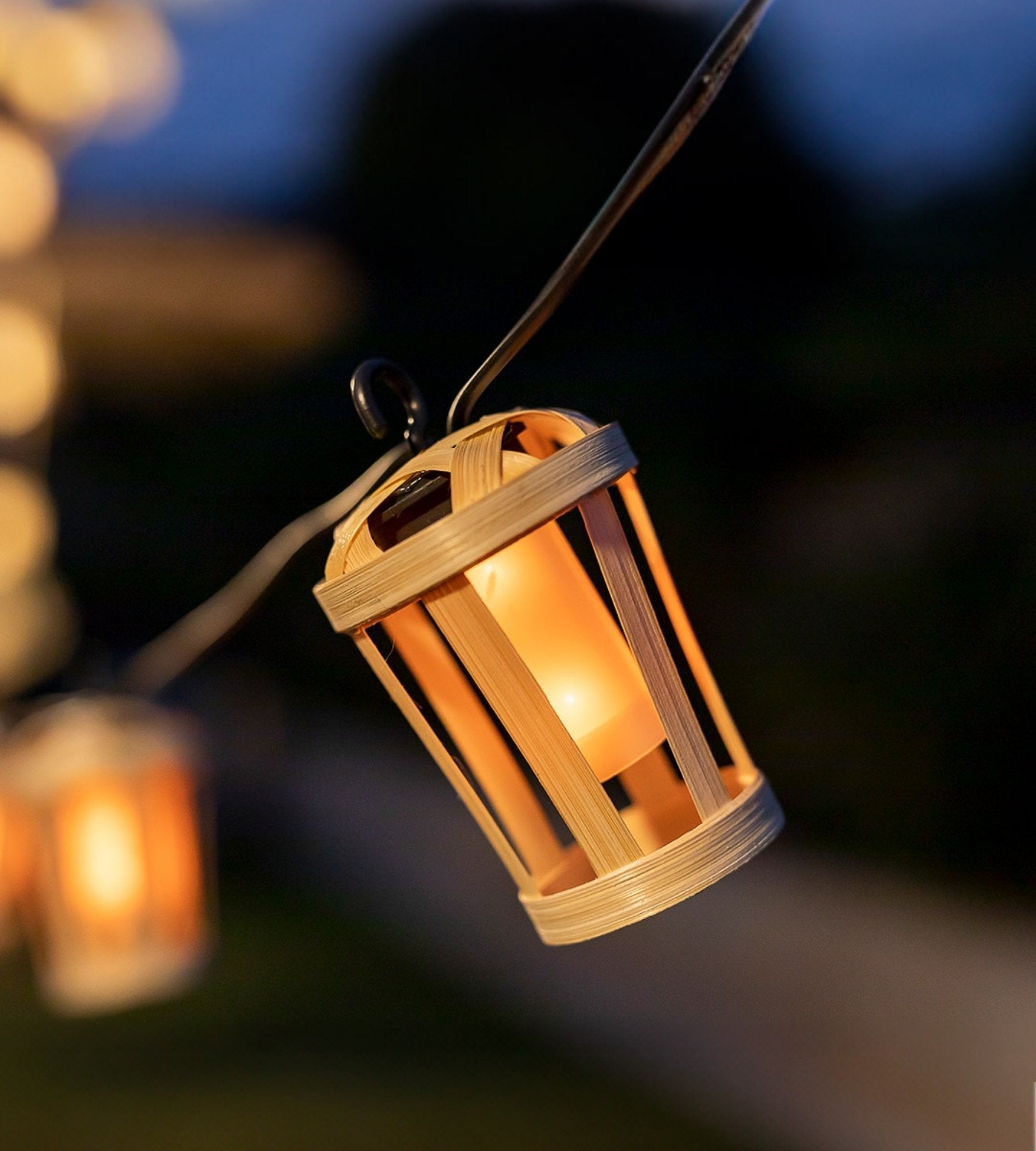 Outdoor-Solar-Girlande HIAMA - Flammeneffekt - Naturdesign aus Holz - 10 Lampen - Lumihome