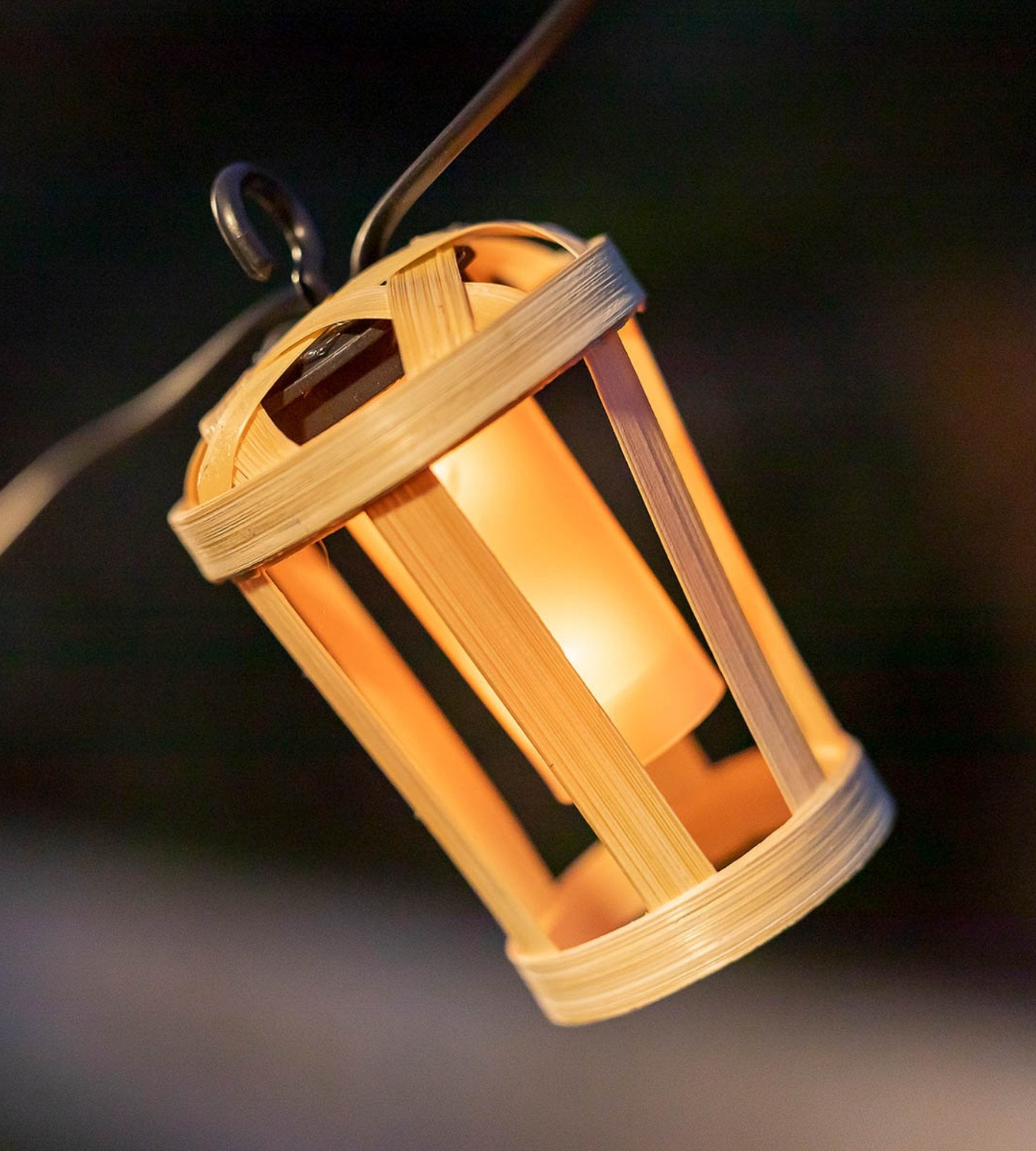 Outdoor-Solar-Girlande HIAMA - Flammeneffekt - Naturdesign aus Holz - 10 Lampen - Lumihome