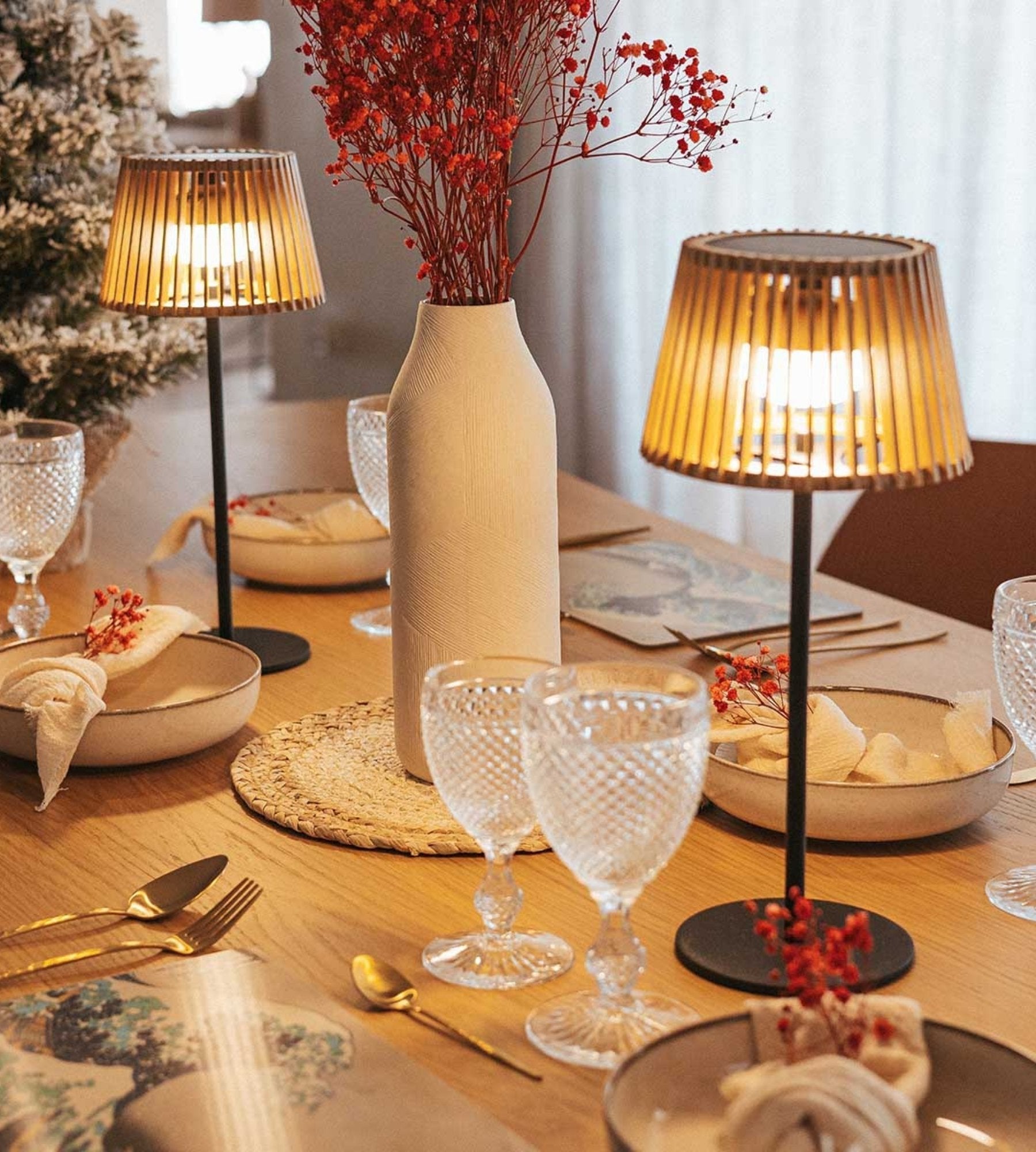 USB- und Solar-Tischlampe OKINAWA - Asiatischer Holzstil - Warmweiß - Lumihome