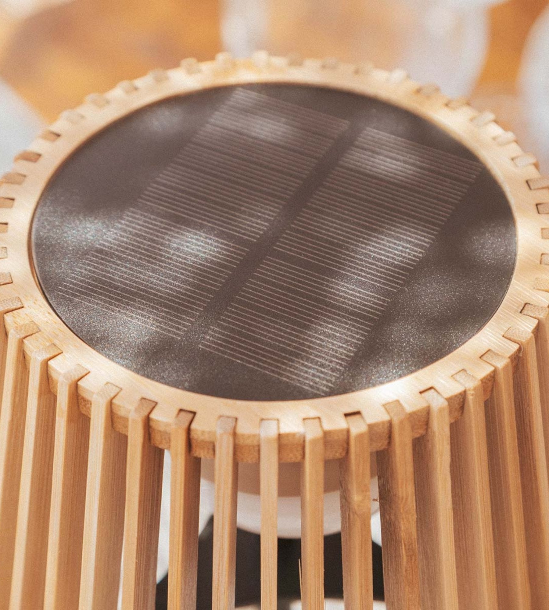 USB- und Solar-Tischlampe OKINAWA - Asiatischer Holzstil - Warmweiß - Lumihome