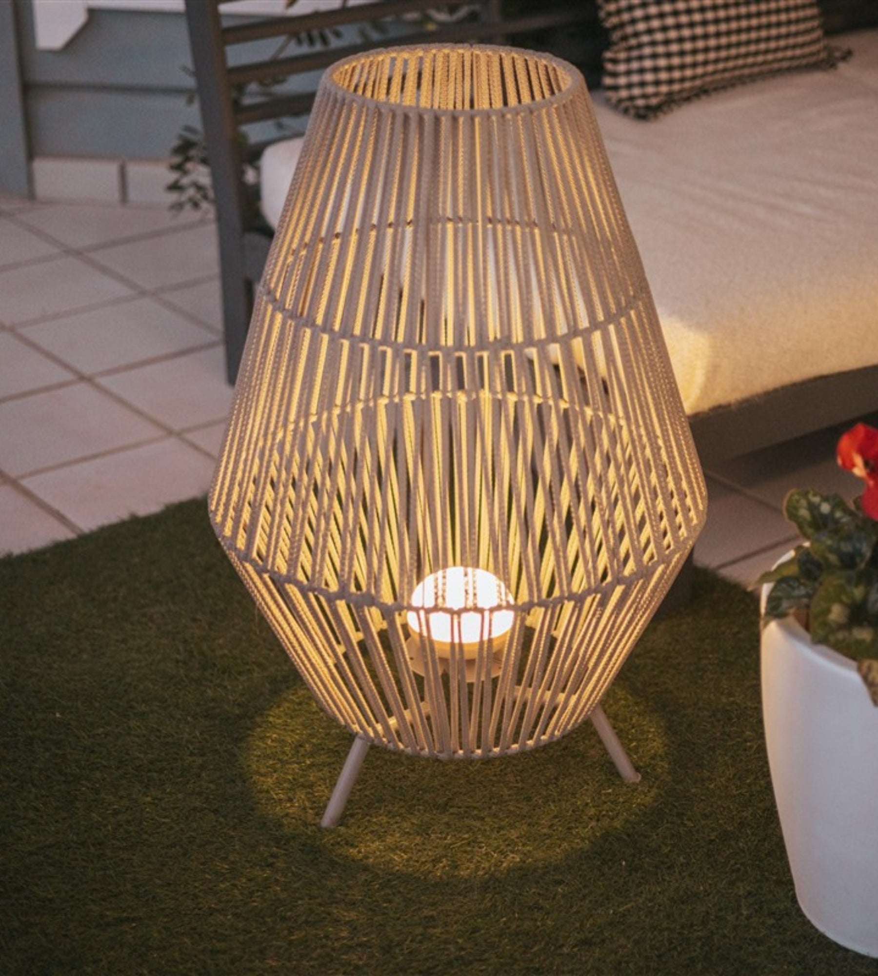 Dekorative Flechtlampe CONTA - Innen- und Außenbereich - Wiederaufladbare Batterie - Lumihome