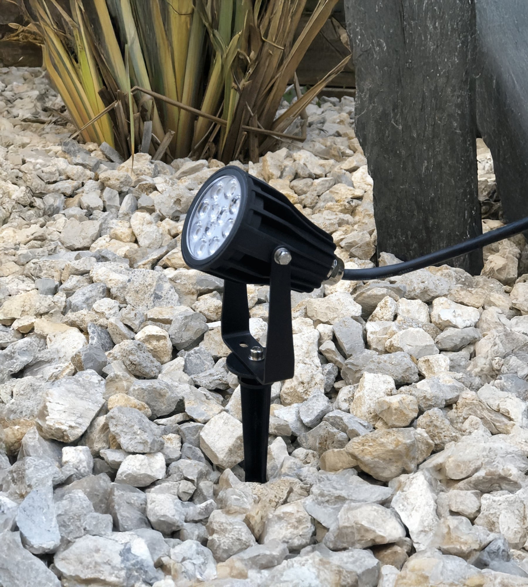 Fernbedienbarer Spot-Pfahl RGB/CCT 6W - FUTC04 - Fernbedienung nicht inbegriffen