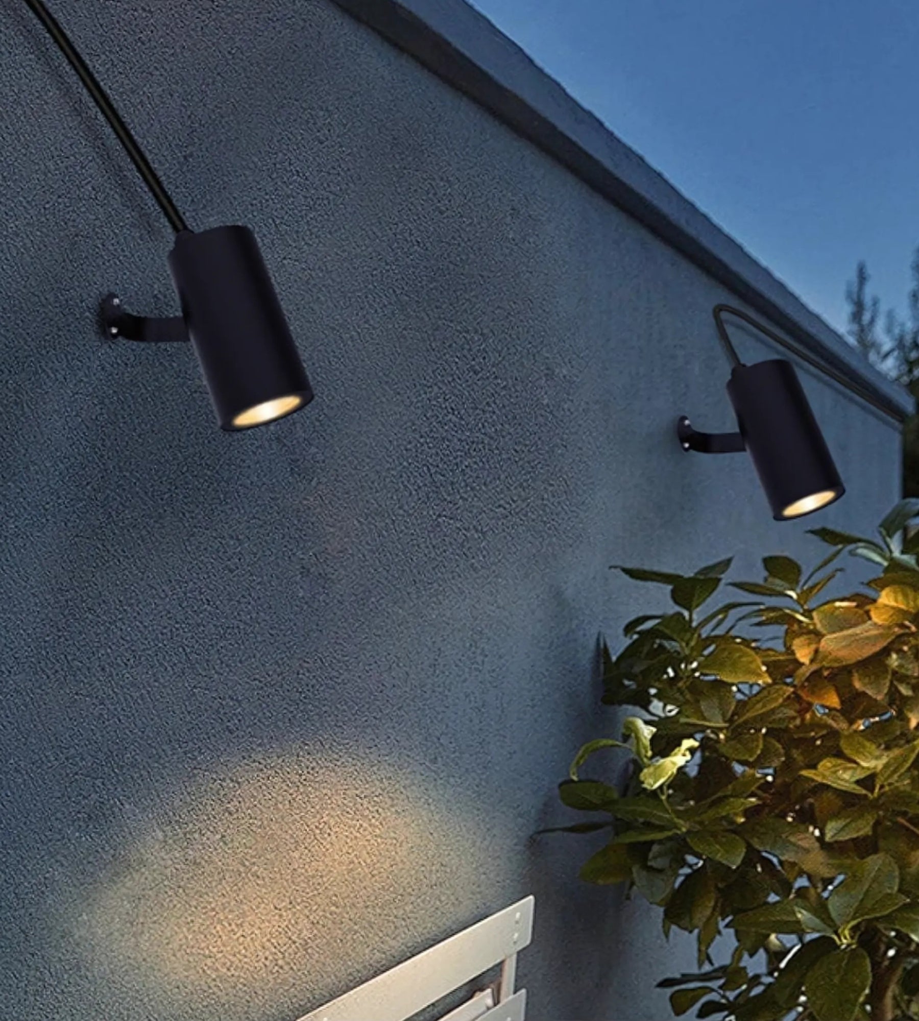 Fernbedienbarer Spot-Pfahl RGB/CCT - 1100 Lumen - 230V - Fernbedienbar