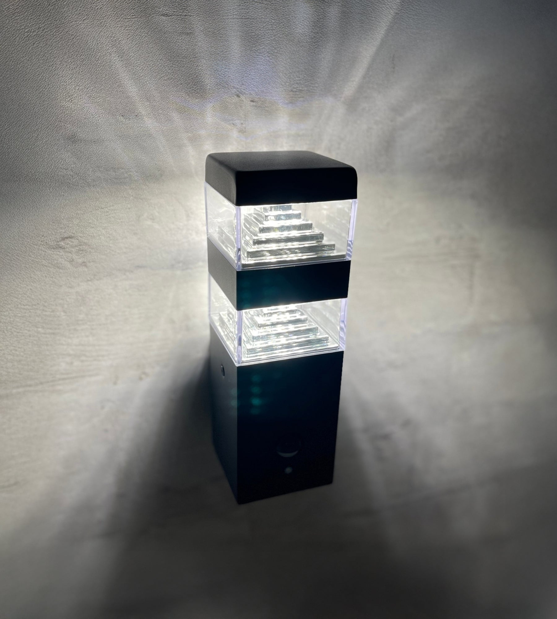 Led Pyramid wall lamp with sensor - Lumihome