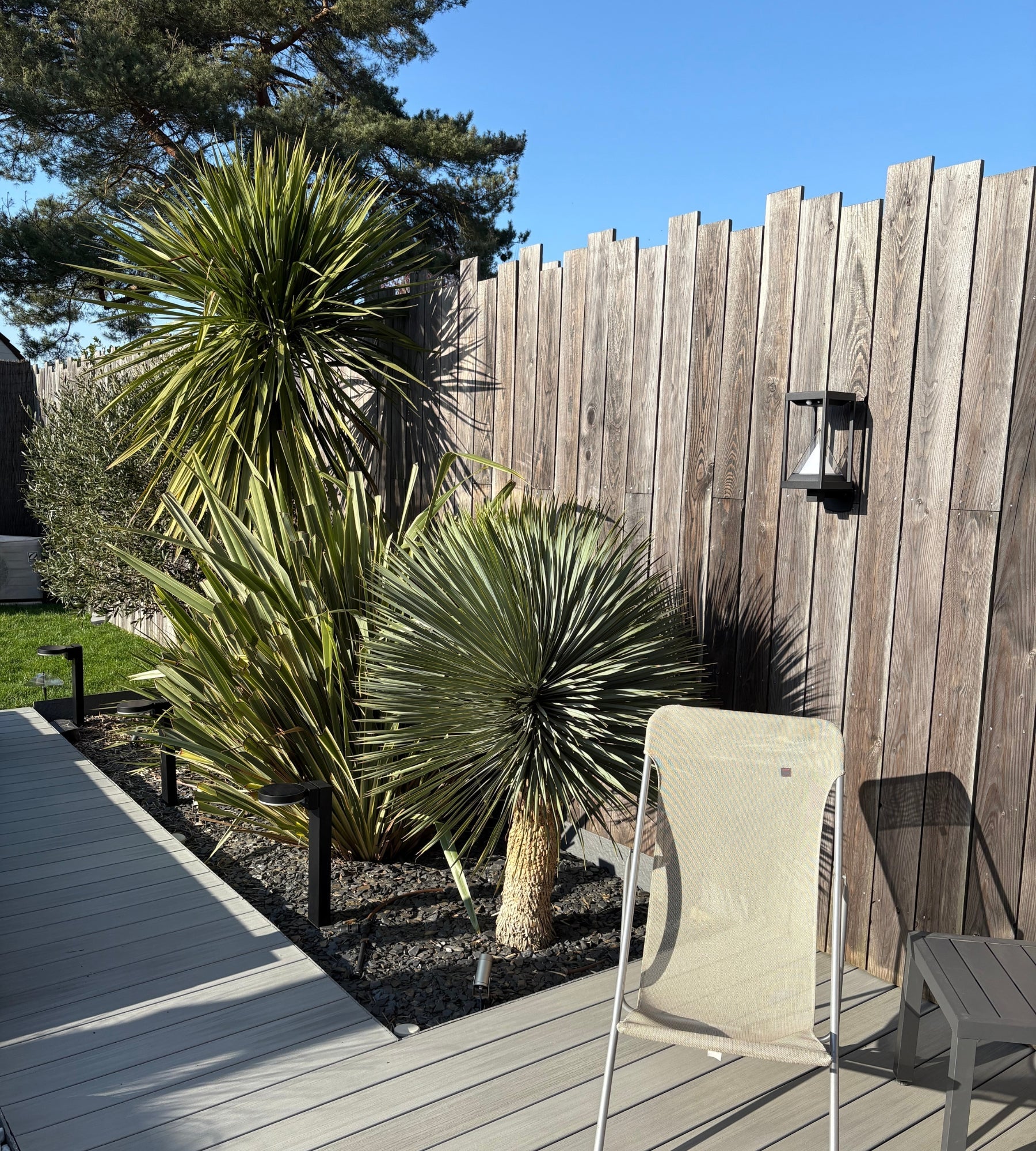 KEOPS Solar Led wall light - Motion detector - 3 lighting modes 75 to 600 lumens - Lumihome