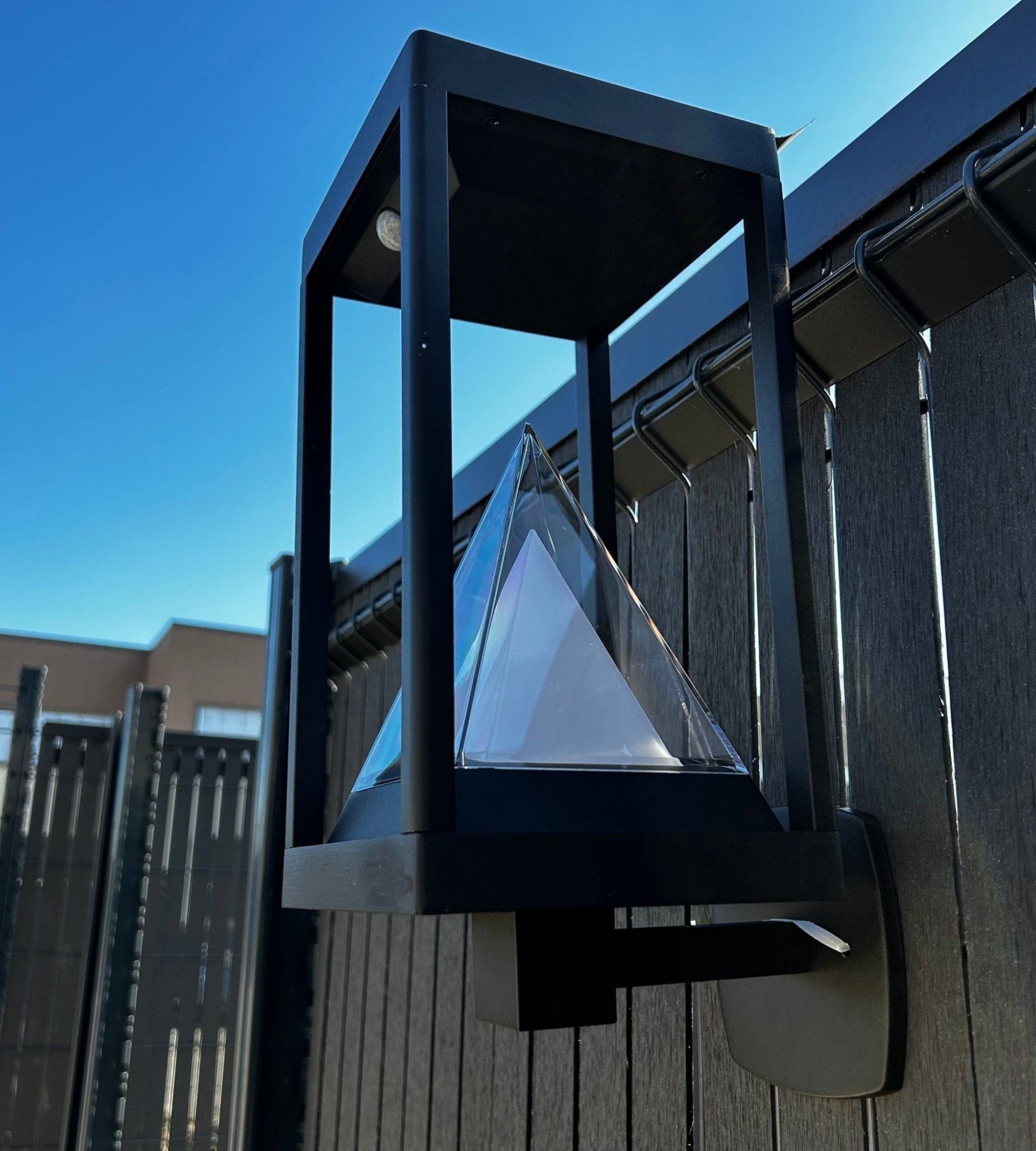 KEOPS solar-powered Led wall light - Motion detector - 3 lighting modes 75 to 600 lumens