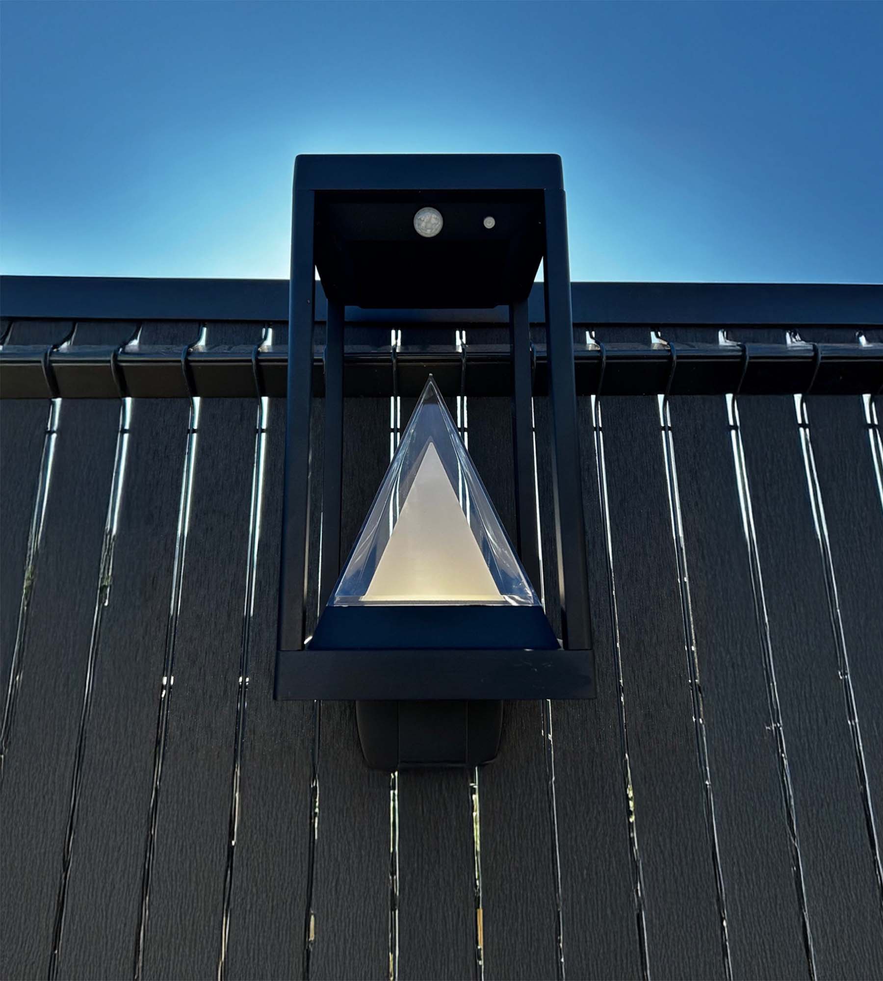 KEOPS solar-powered Led wall light - Motion detector - 3 lighting modes 75 to 600 lumens