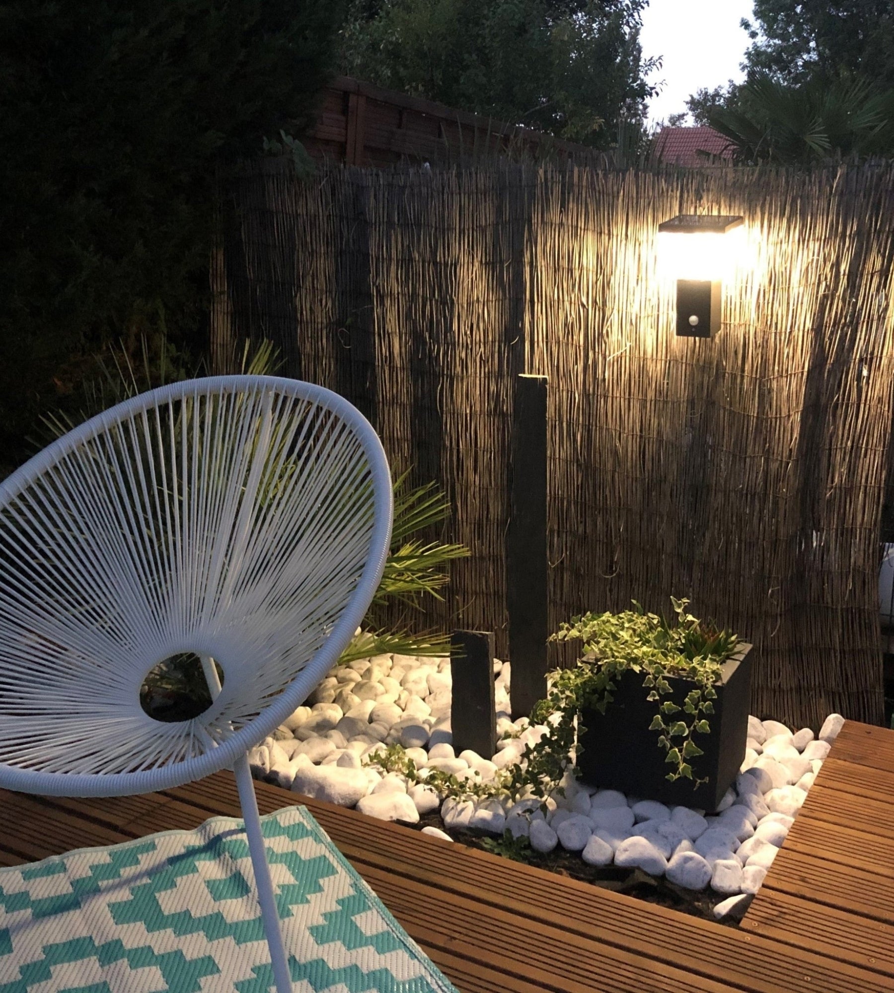 LIBERTY solar-powered Led wall lamp - Motion detector - 3 lighting modes 100 to 1000 lumens