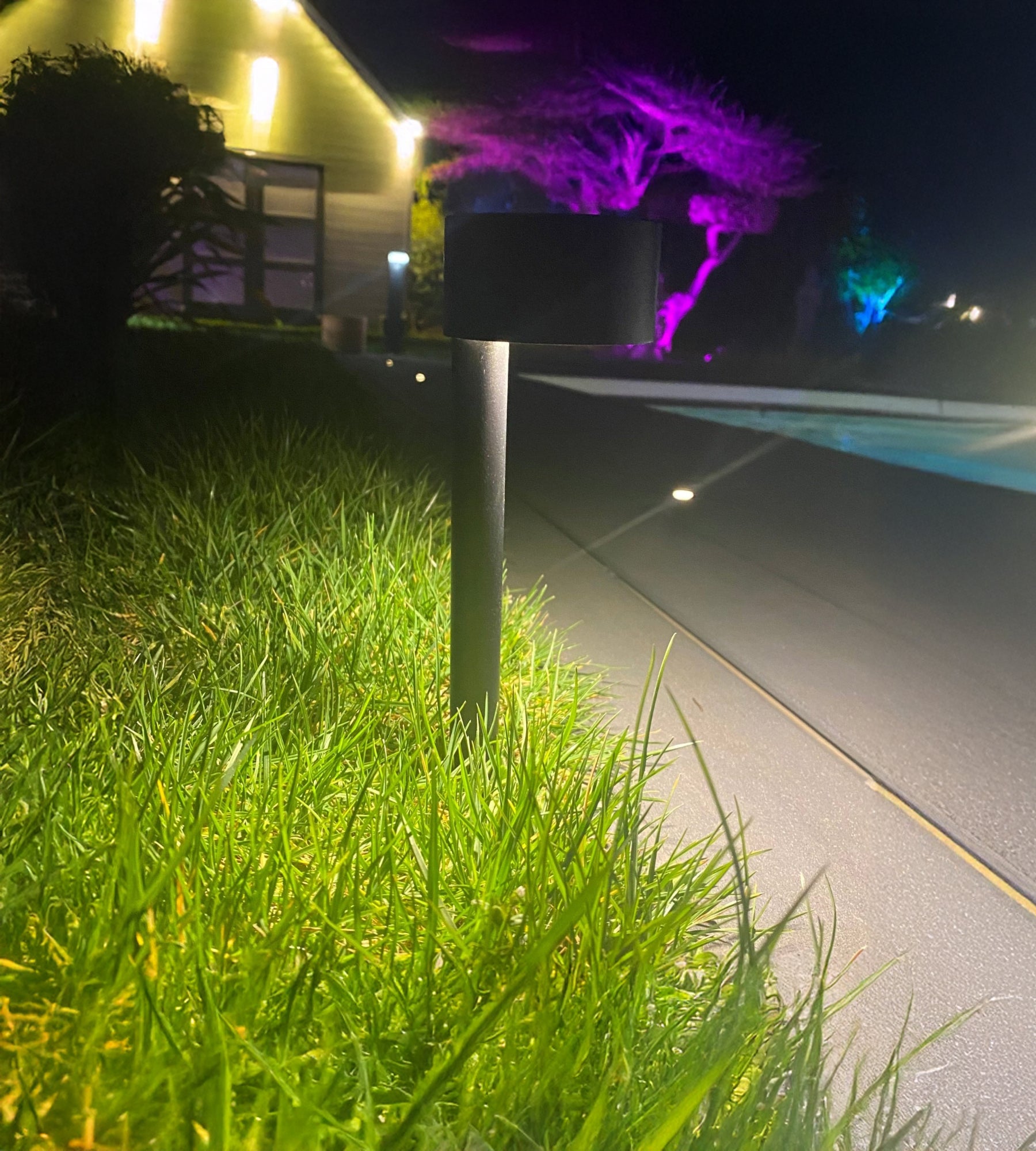 QUEEN solar LED beacon - Plantable - Height 24cm - 100 lumens