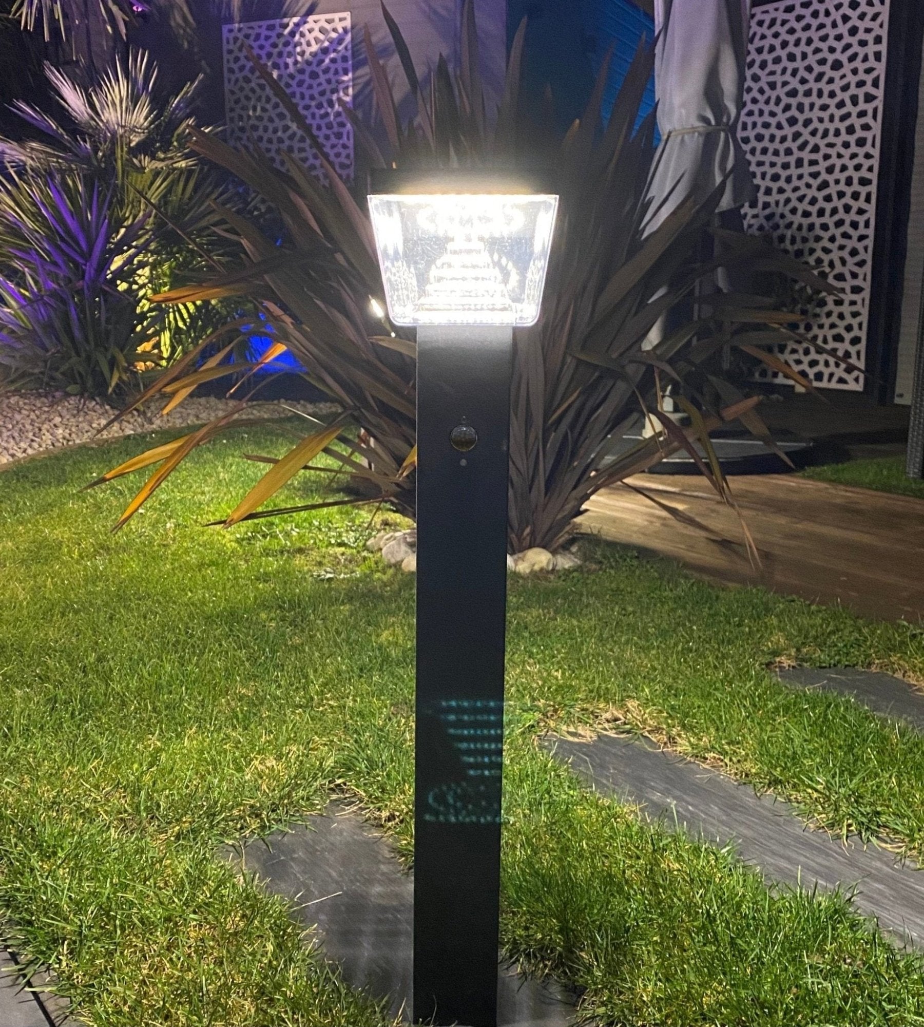 LIBERTY solar Led bollard - Motion detector - 3 lighting modes 100 to 1000 lumens - Lumihome