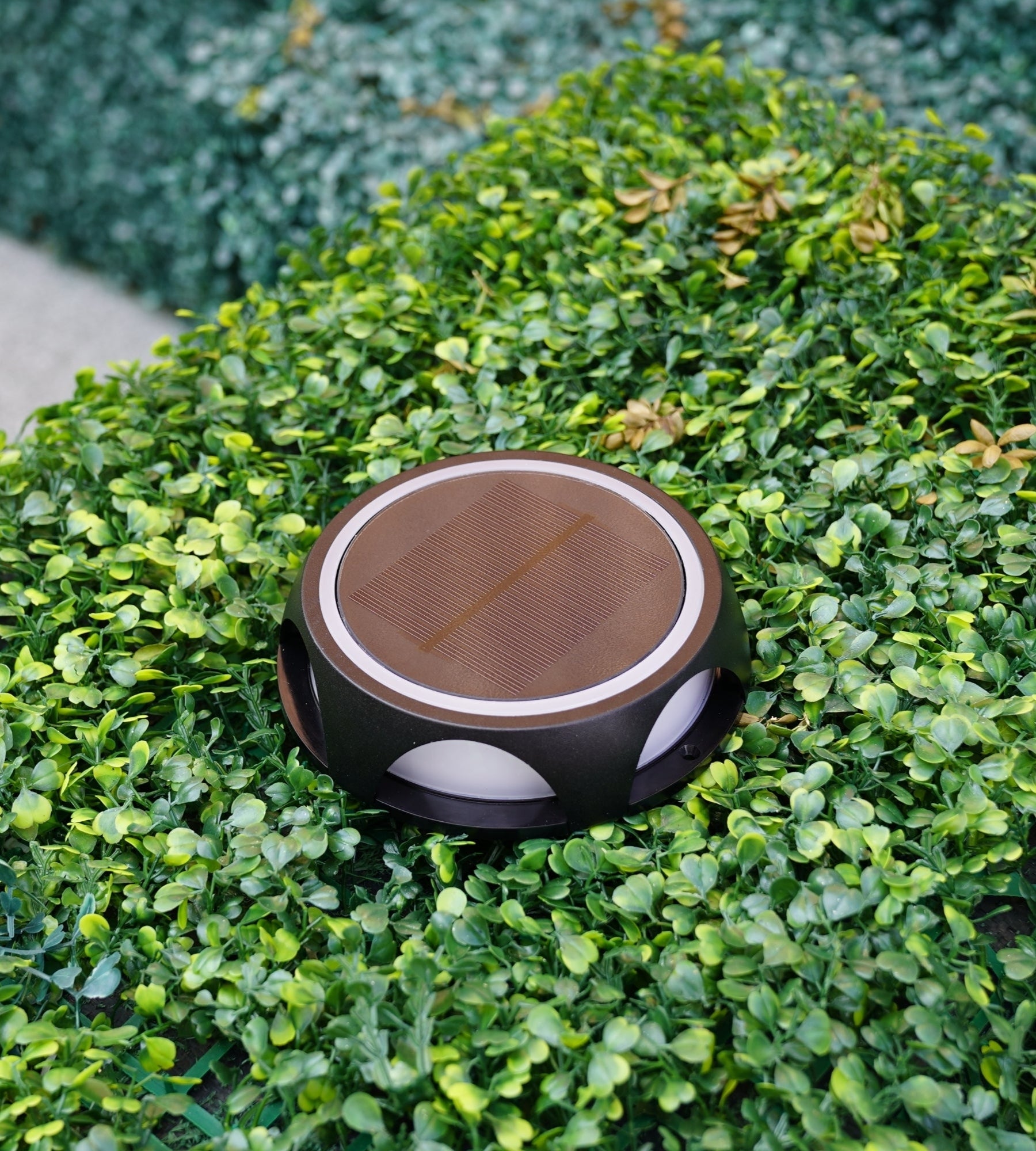 LED solar panel - 3 modes from 50 to 200 lumens - Floor or wall mounted - Lumihome