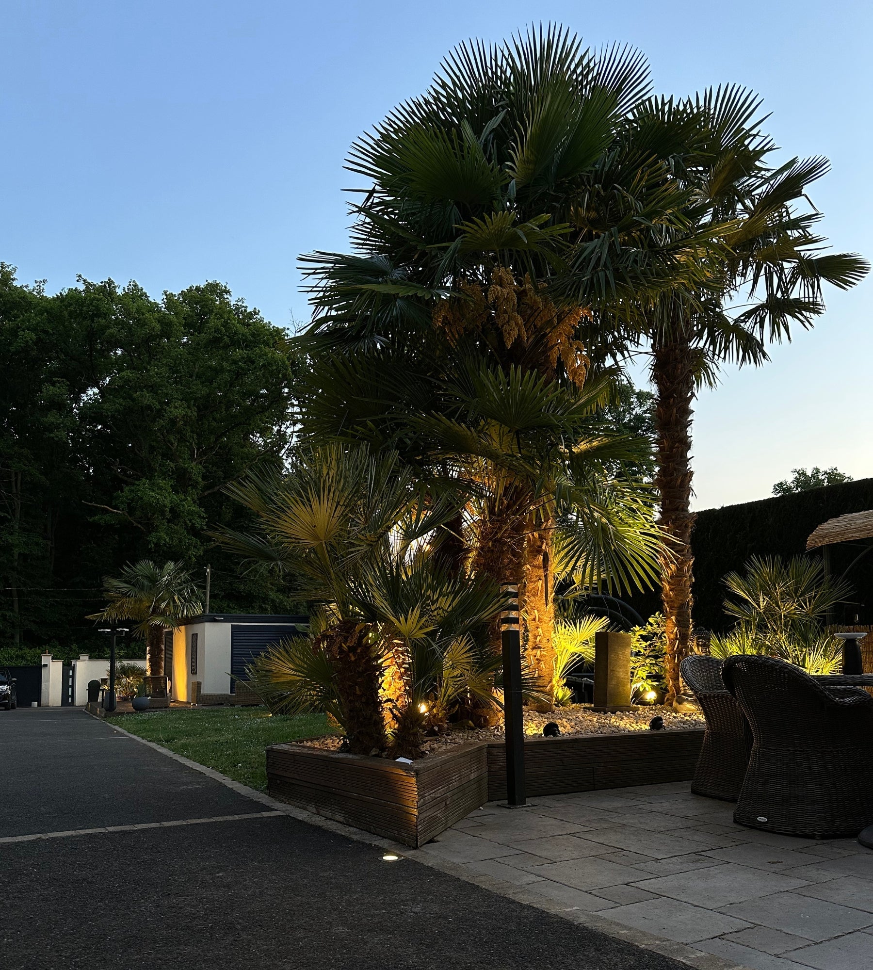 Connected spotlight RGB/CCT 25W - FUTC05 - 230V - Remote control - Lumihome