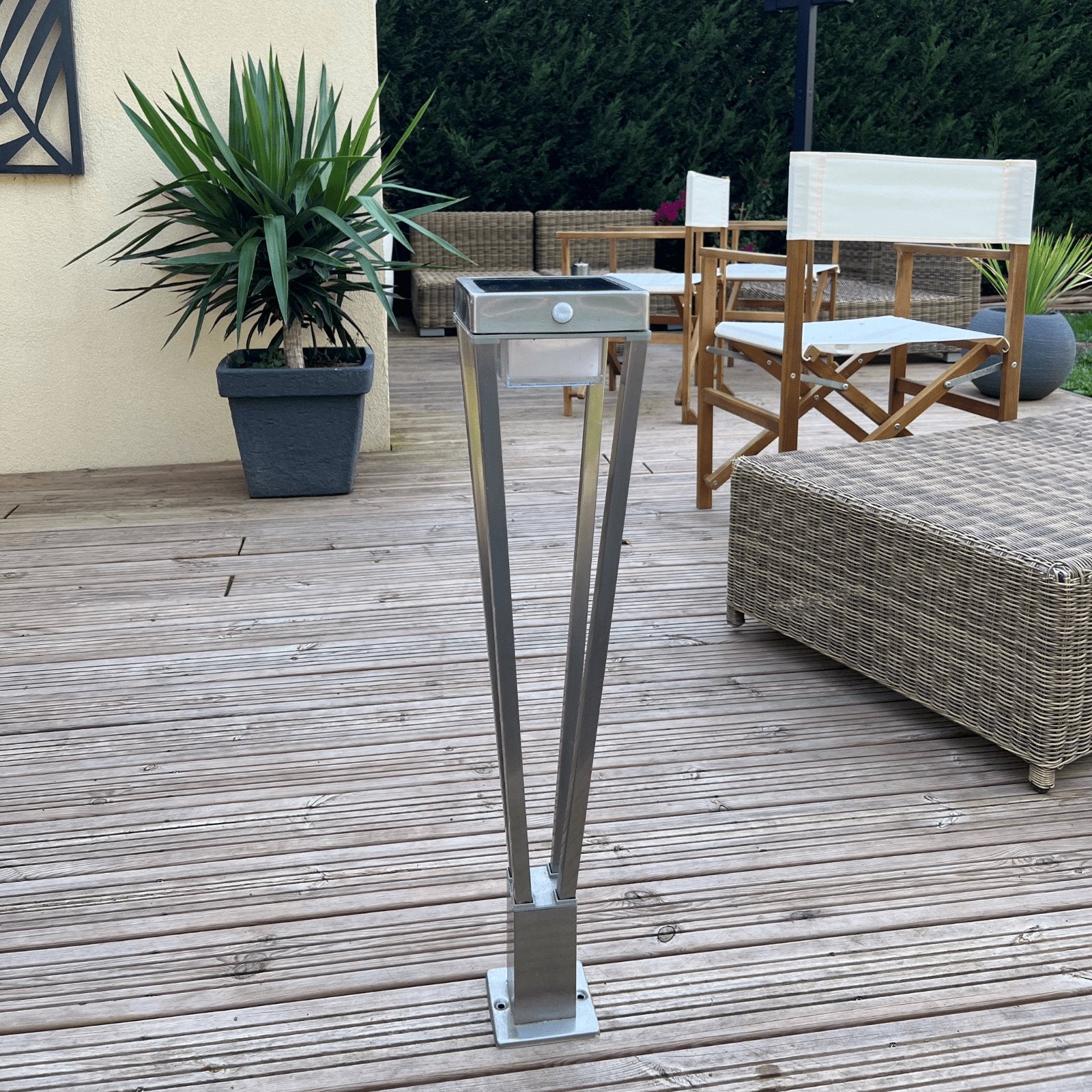 LUXOR solar-powered stainless steel outdoor bollard - Motion detector - 3 lighting modes from 75 to 600 lumens - Lumihome-France.com