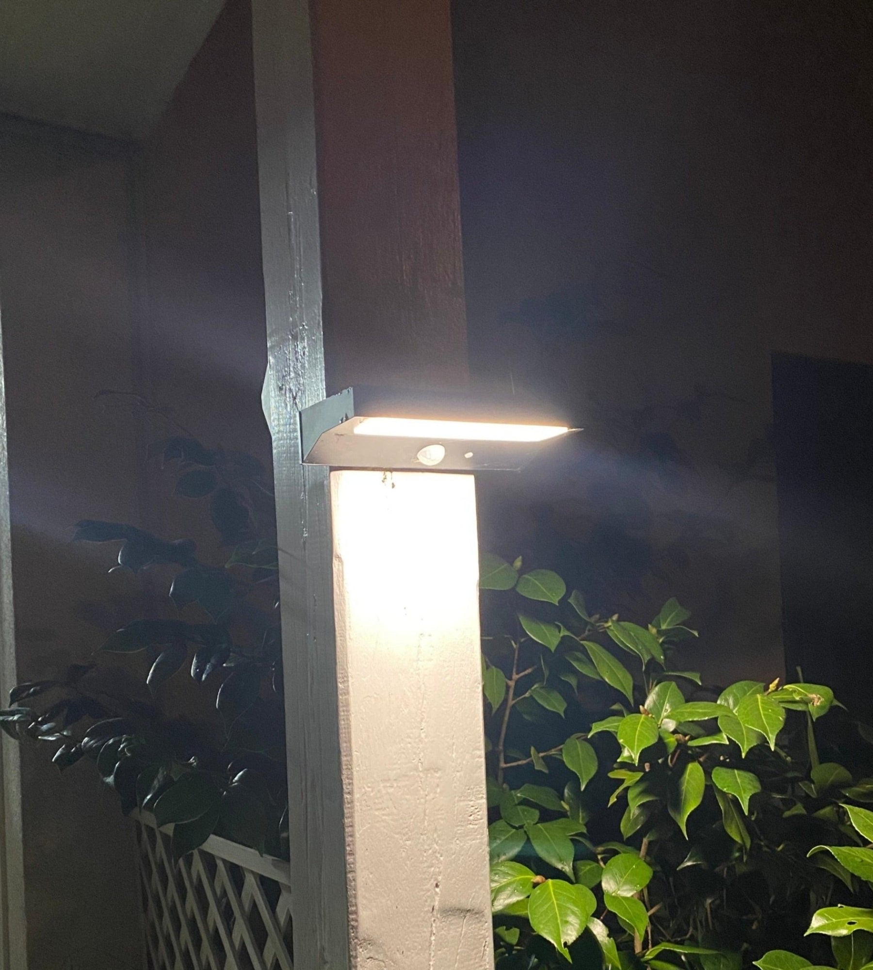 Aplique solar de exterior PULSAR - Detector de movimiento - 3 modos de iluminación De 75 a 600 lúmenes