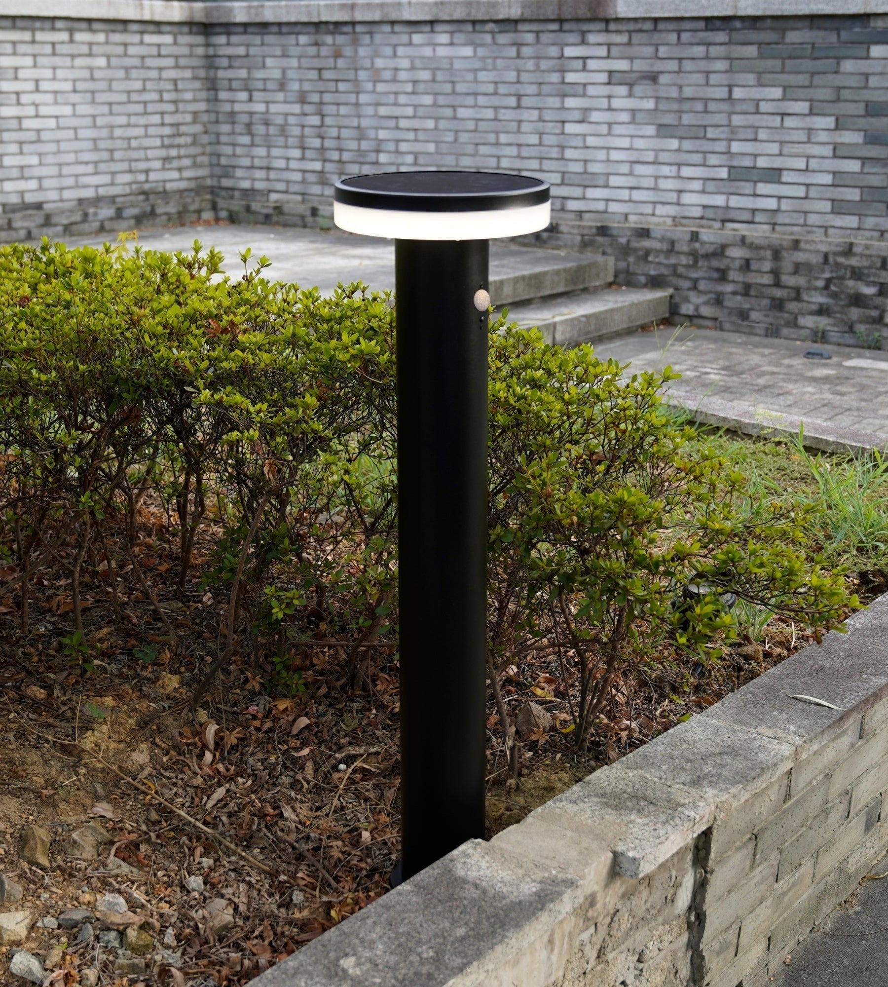 Lámpara exterior Led solaire noire ALTO - Detector de movimiento - 3 modos de iluminación de 150 a 1000 lúmenes - Lumihome