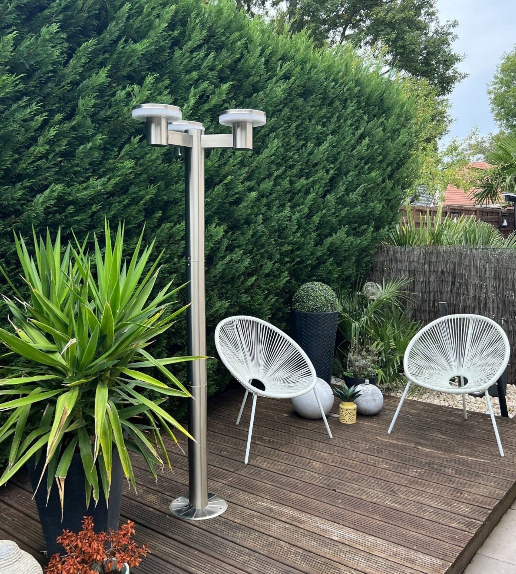 Farola solar Led ALTO 3000 - Altura 2m - Mando a distancia - 300 a 3000 lúmenes