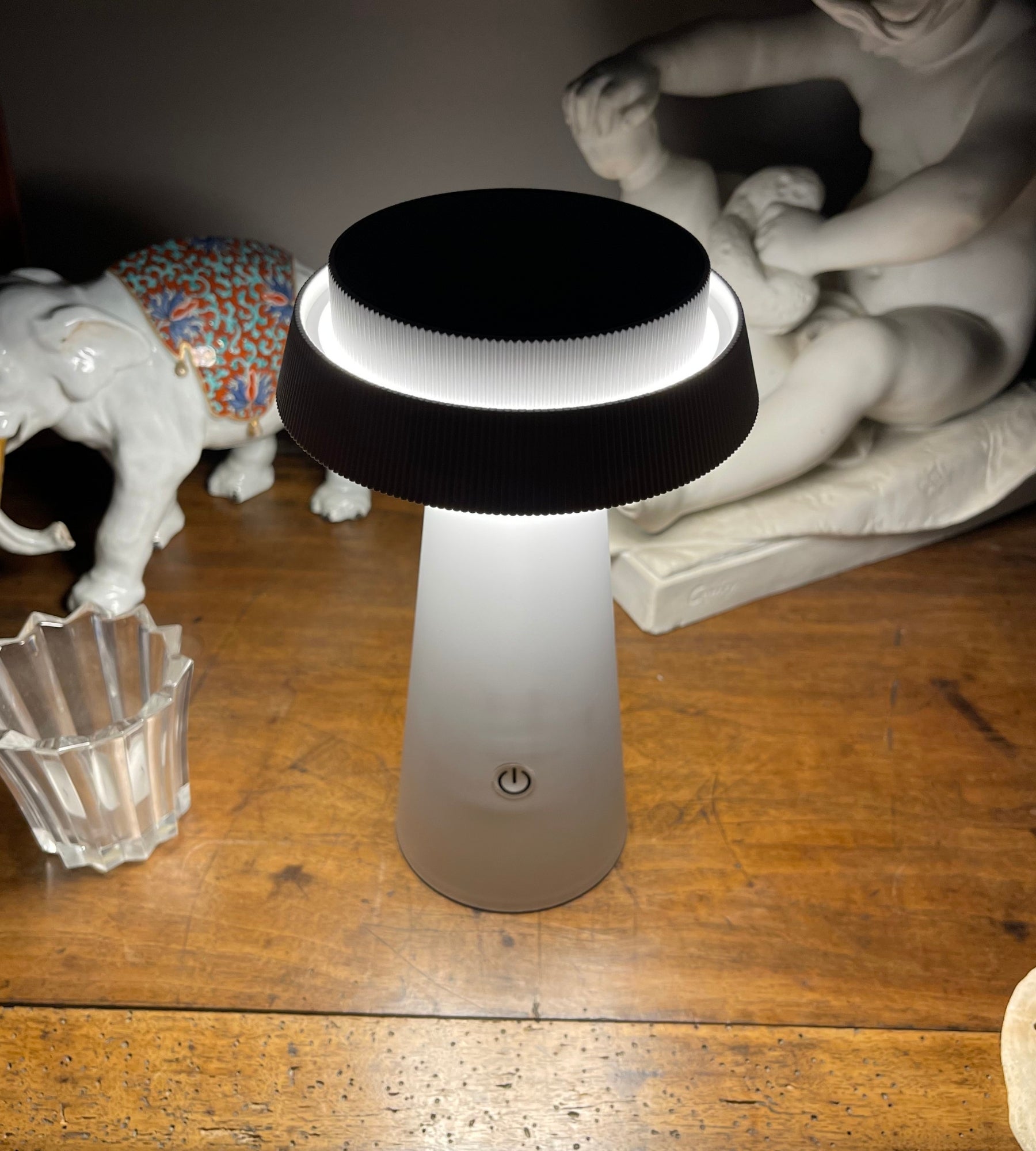 ROSA lámpara de mesa LED solar - Lumihome