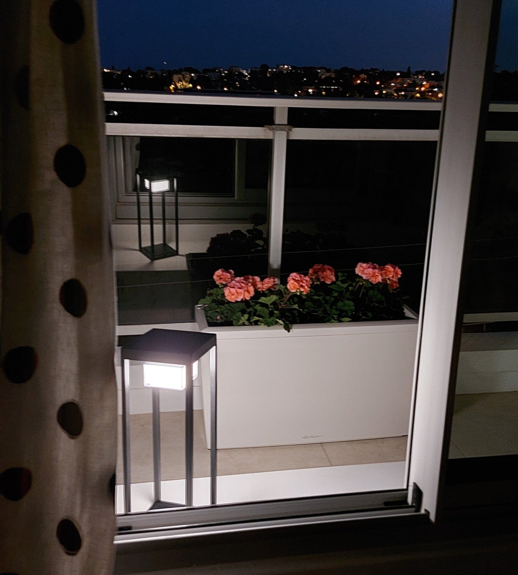 PICASSO linterna solar y USB Led - 3 modos de iluminación de 75 a 600 lúmenes - Detector de movimiento