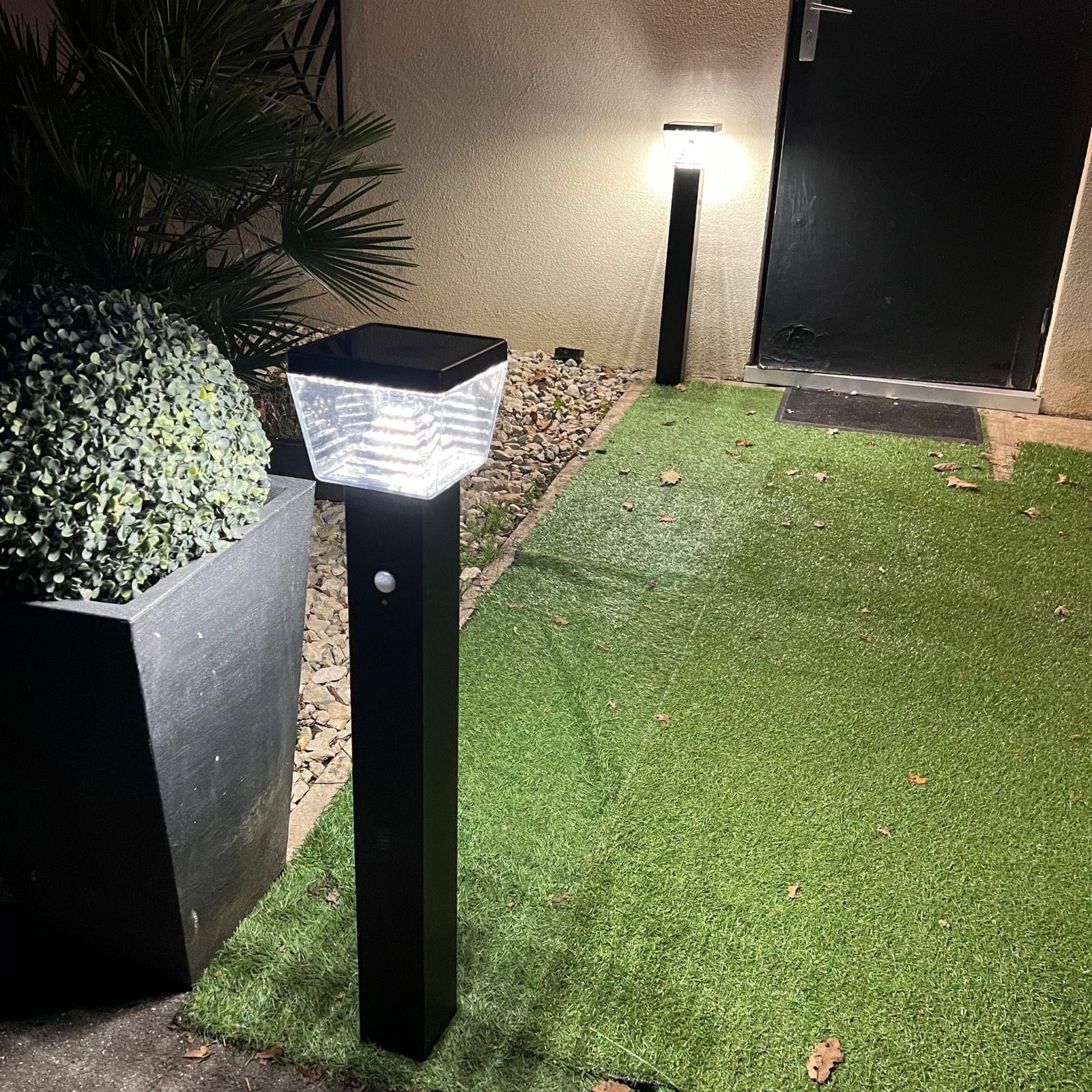 Lámpara exterior Led solaire LIBERTY - Detector de movimiento - 3 modos de iluminación - 75 a 600 lúmenes - Lumihome-France.com