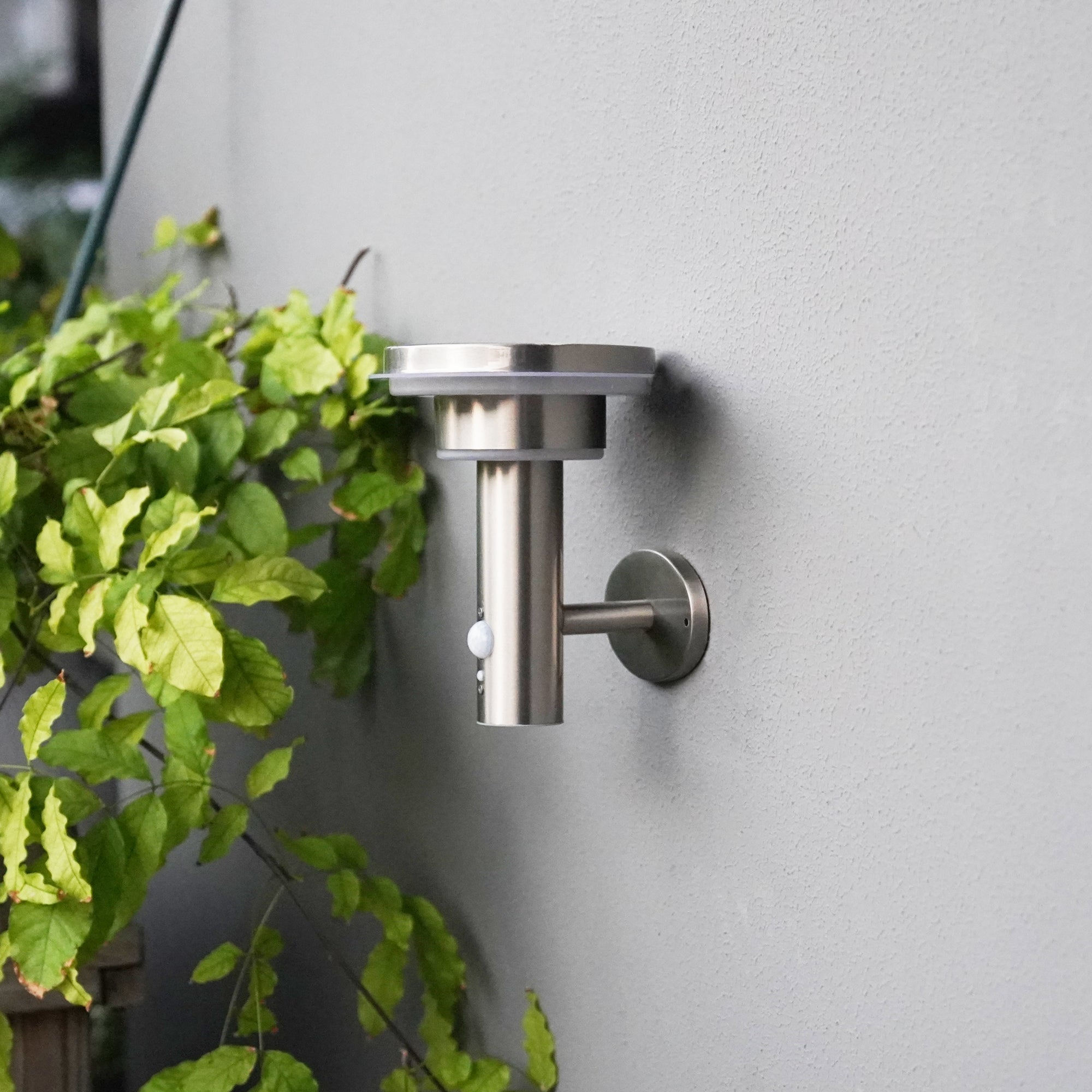 GENOVA Lampada da parete a LED solare Rilevatore di movimento - 3 modalità di illuminazione da 75 a 600 lumen - Lumihome