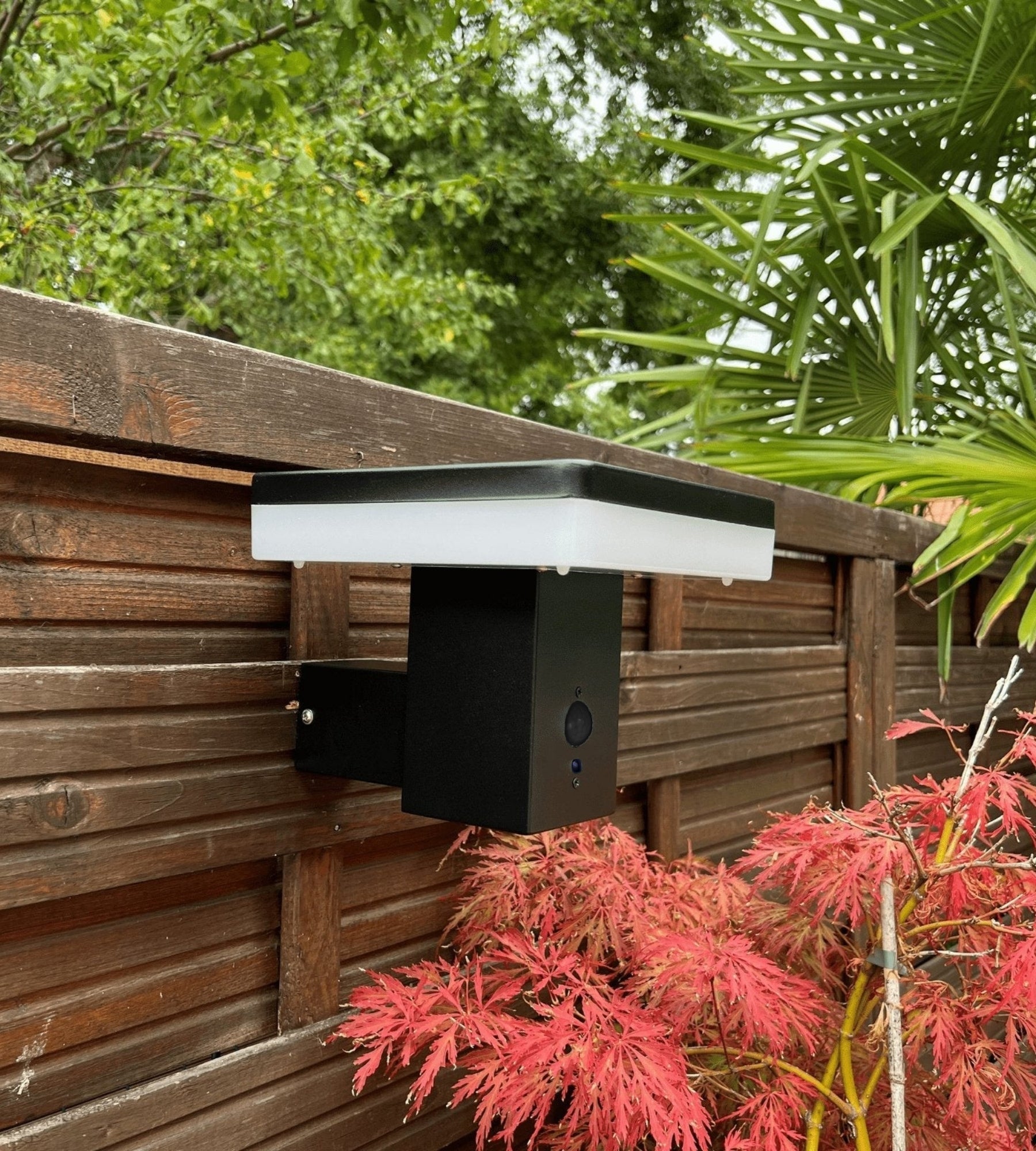 Lampada solare a led SUN-1000 - Rilevatore di movimento - 3 modalità da 150 a 1500 luce - Lumihome