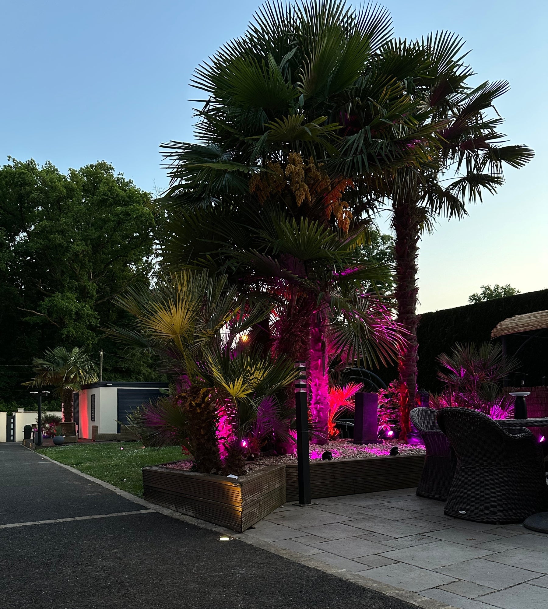 Faretto da 25W RGB/CCT collegato al palo - FUTC05 - 230V - Telecomando - Lumihome
