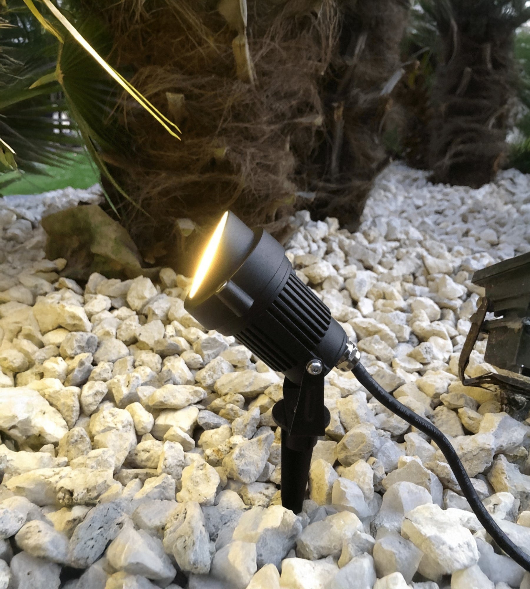 DEC-GL5BC Faretto da palo a LED nero per esterni - 230V - 300 lumen - Bianco caldo 3500K° (W)