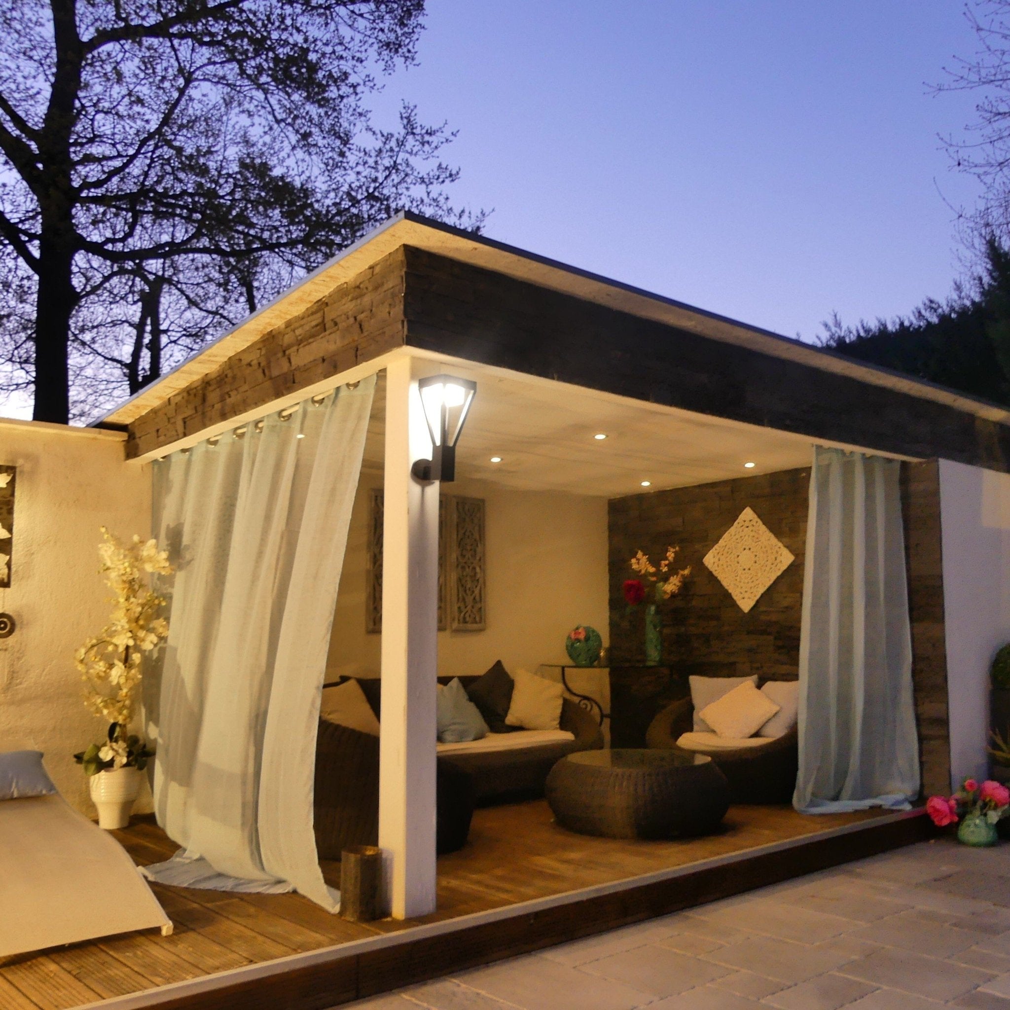 Lampada da parete a led per esterni solare LUXOR - Rilevatore di movimento - 3 modalità di luce - da 75 a 600 lumen - Lumihome-France.com