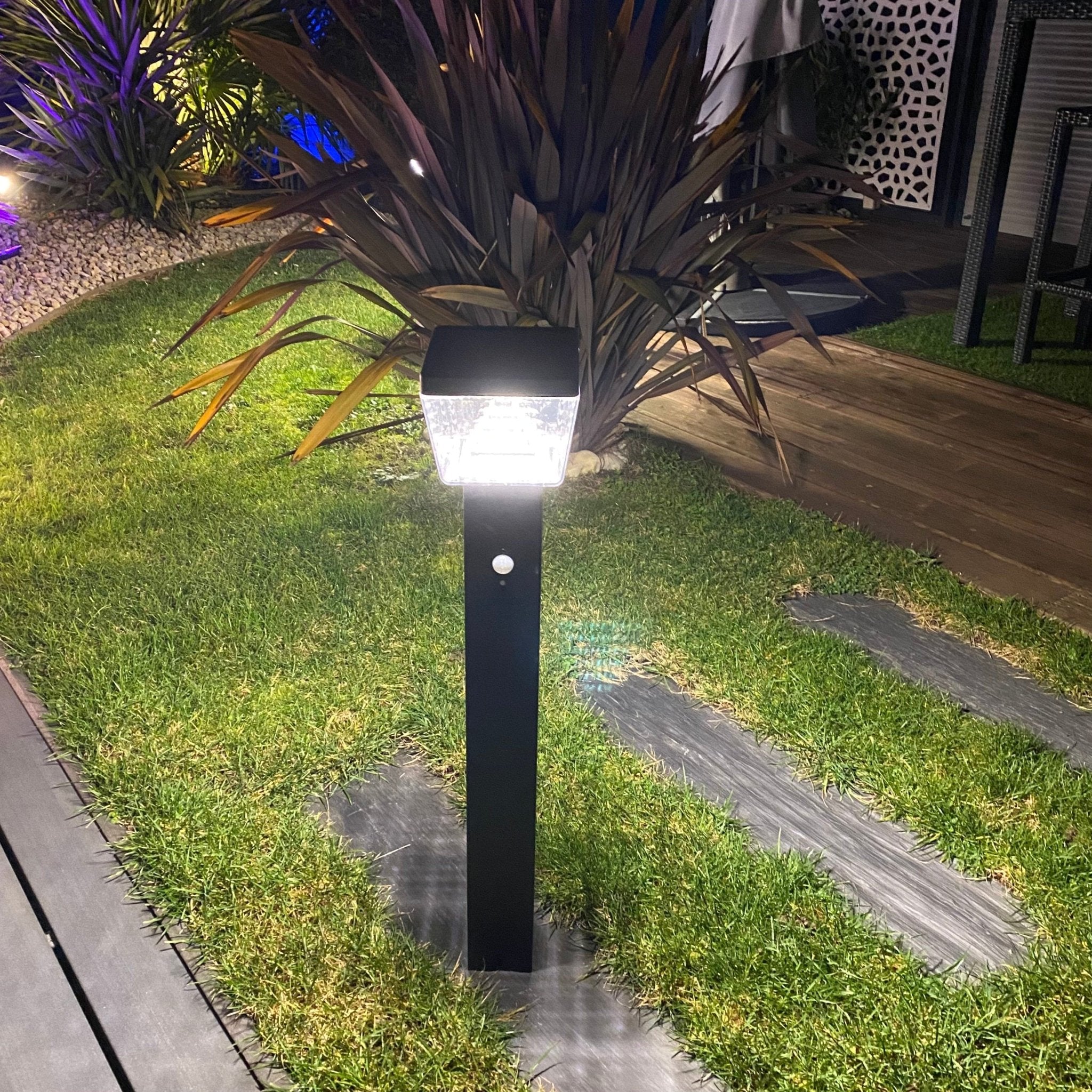 Lampada a Led solare LIBERTY - Dispositivo di controllo del movimento - 3 modalità di luce - 75 a 600 lumen - Lumihome-France.com