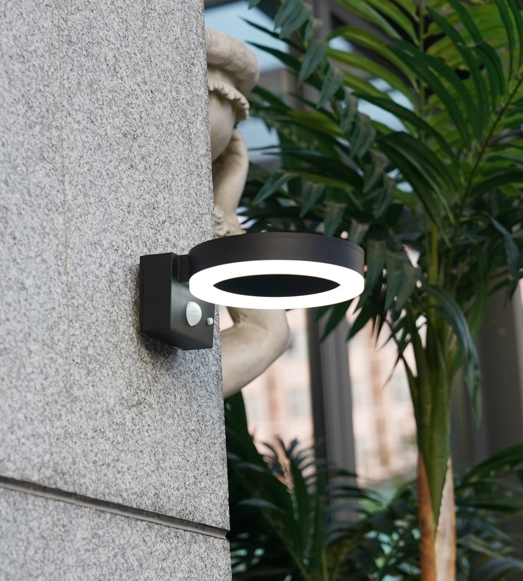 Candeeiro de parede LED solar para exterior DAYTONA - Detetor de movimento - 3 modos de iluminação 75 a 600 lúmens - Lumihome