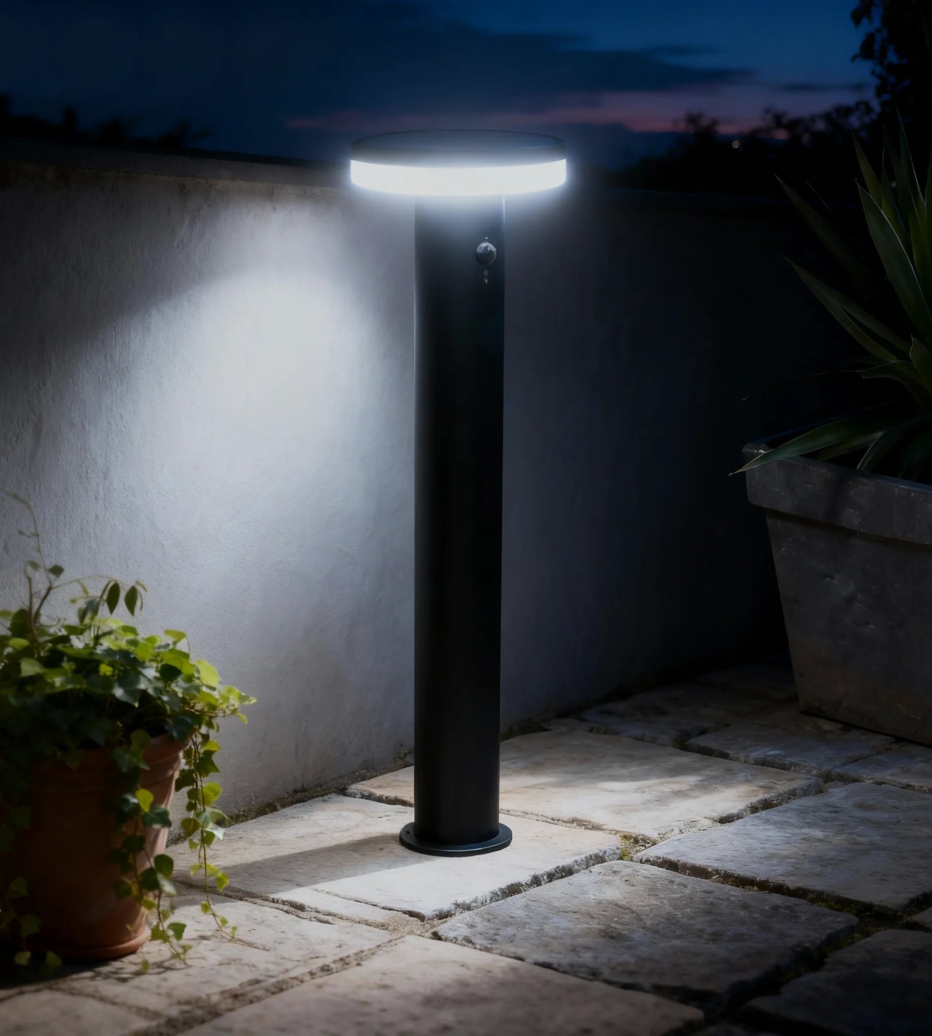 Lampada solar LED ALTO preto - Detetor de movimento - 3 modos de iluminação de 150 a 1000 lúmens - Lumihome