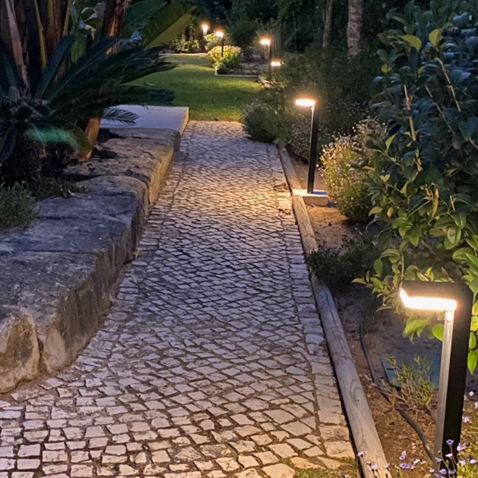 Lampada LED solar VENUS - Detetor de movimento - 3 modos de iluminação 75 a 600 lúmens - Lumihome