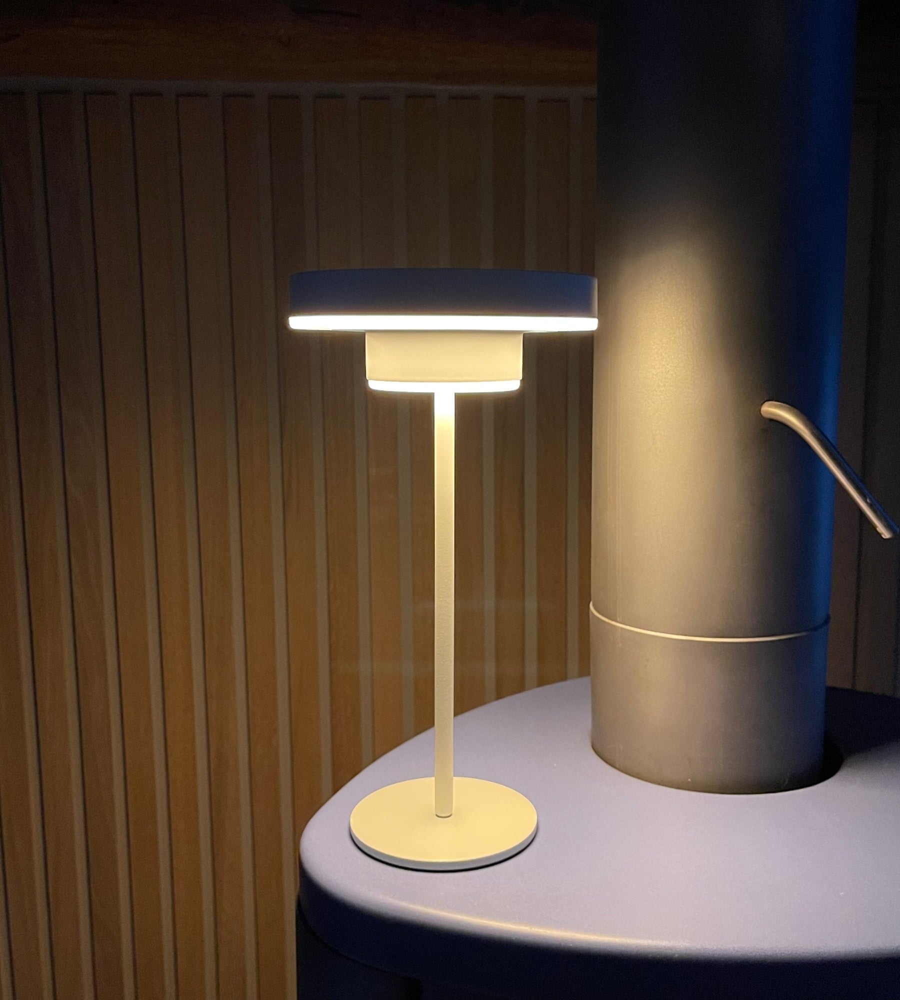 Candeeiro de mesa LED solar GENOVA - Lumihome