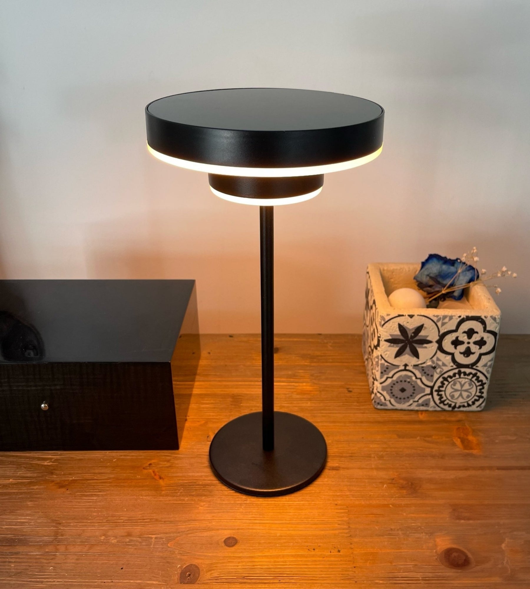 Candeeiro de mesa LED solar GENOVA - Lumihome