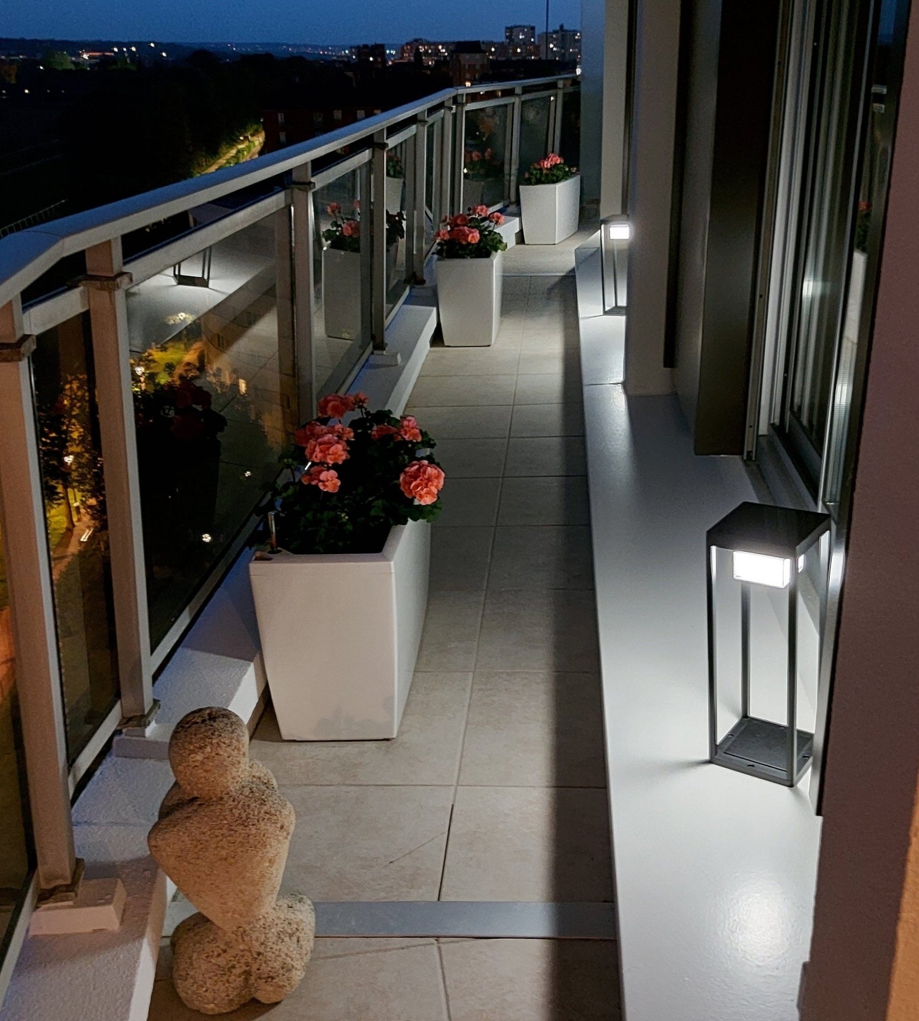 Lanterna PICASSO solar e USB Led - 3 modos de iluminação de 75 a 600 lúmens - Detetor de movimento