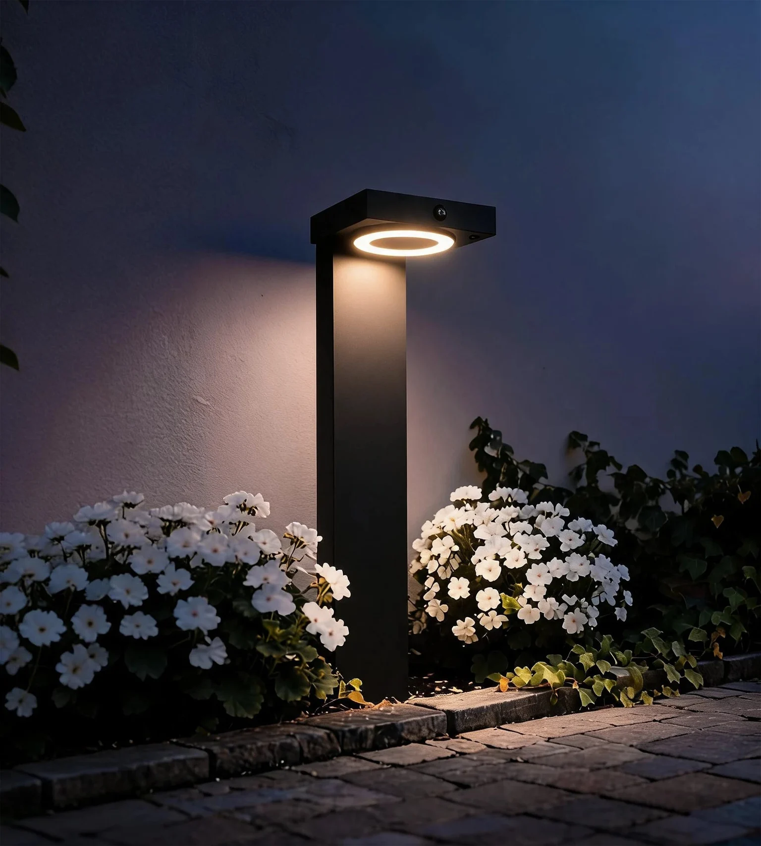 Borne solaire extérieure LED LUCENT noire 50 cm avec détecteur