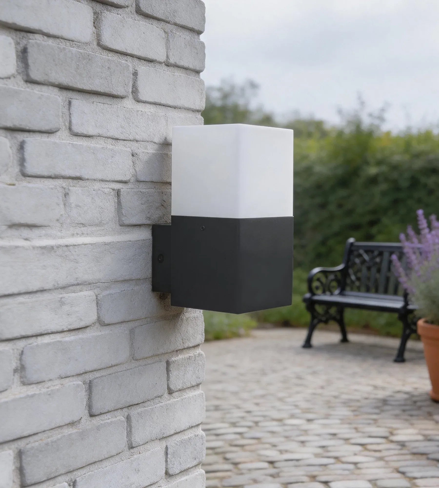 Applique extérieure FIGO - 230V - Ampoule E27 non incluse